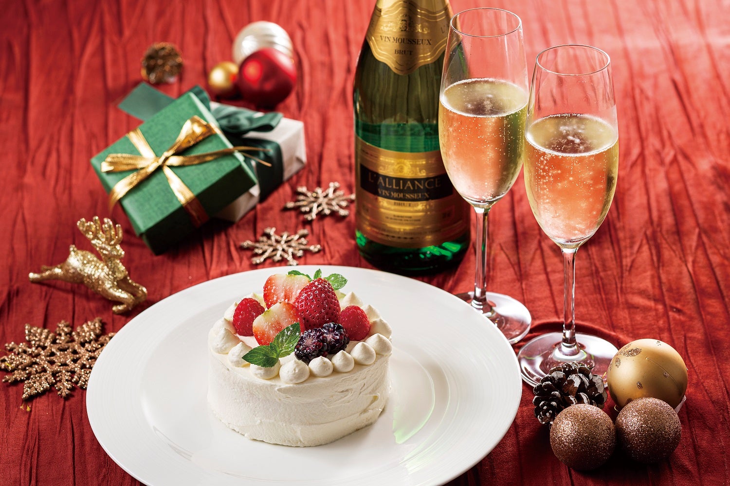 ケーキとシャンパンはご希望の時間にお届け