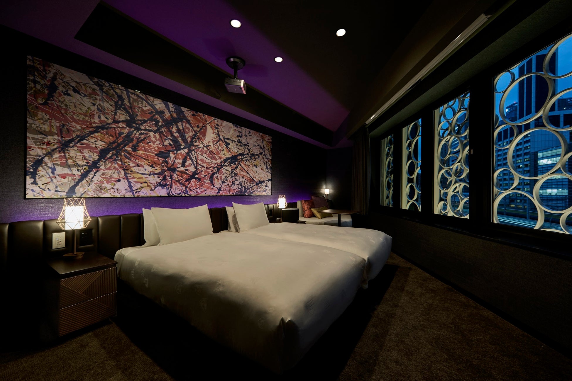 カクテルの多彩な色と光や音の体験を散りばめる 「キャンバス」※画像はデラックスツインタイプ