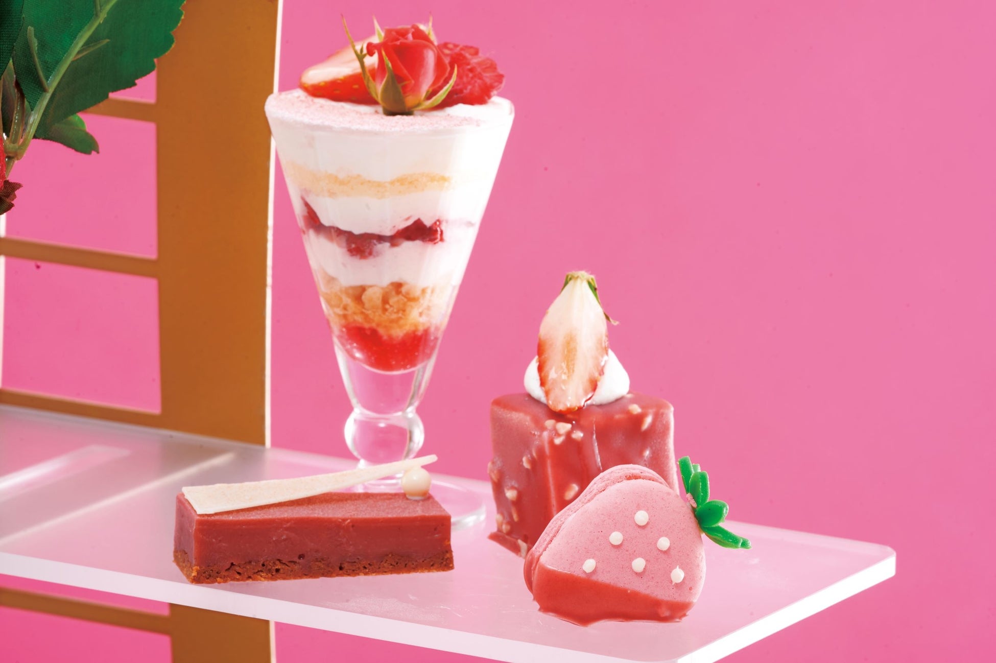 ランドマークアフタヌーンティー ーStrawberry Tea Partyー(上段イメージ)