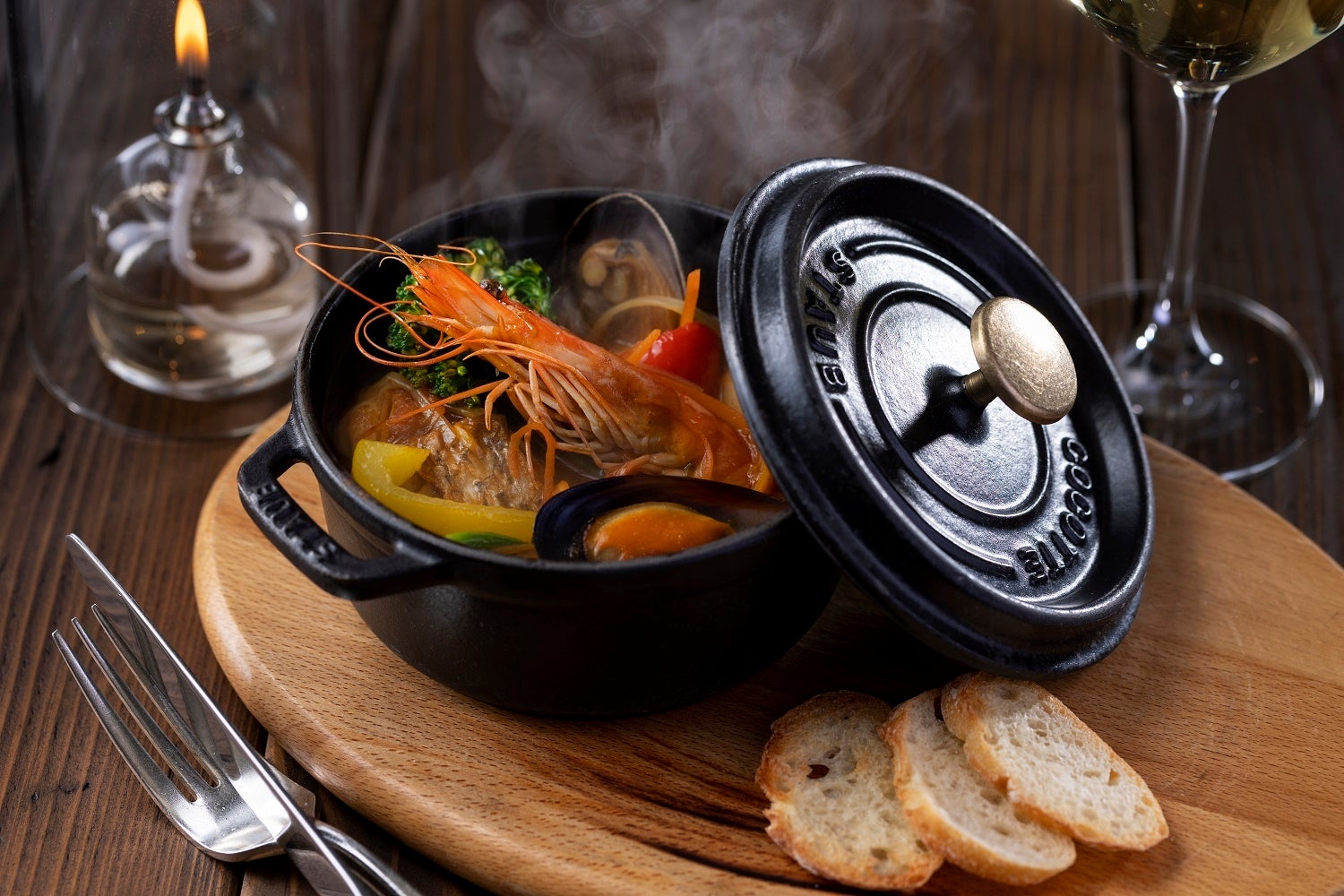 オマール海老と東北の海の幸を堪能する『ザ・ブイヤベース』シェフズスタイル ルイユ添え