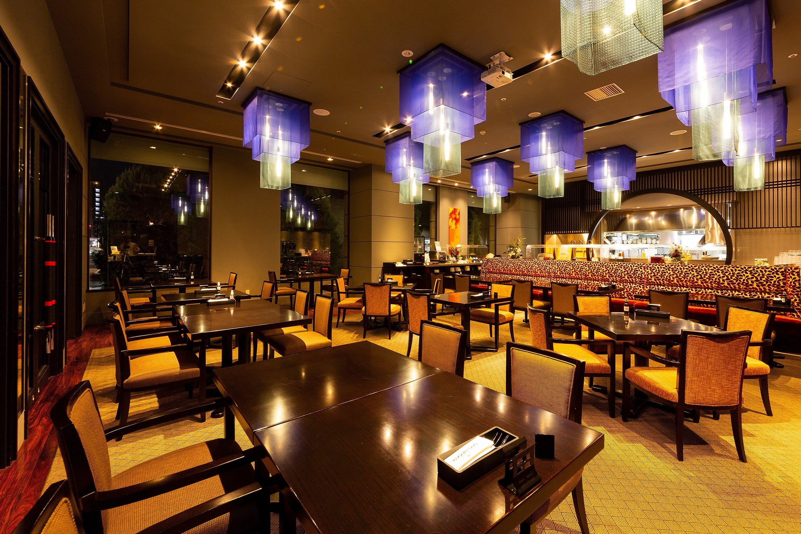 中華ダイニング「Precious ONO HAKATA」店内