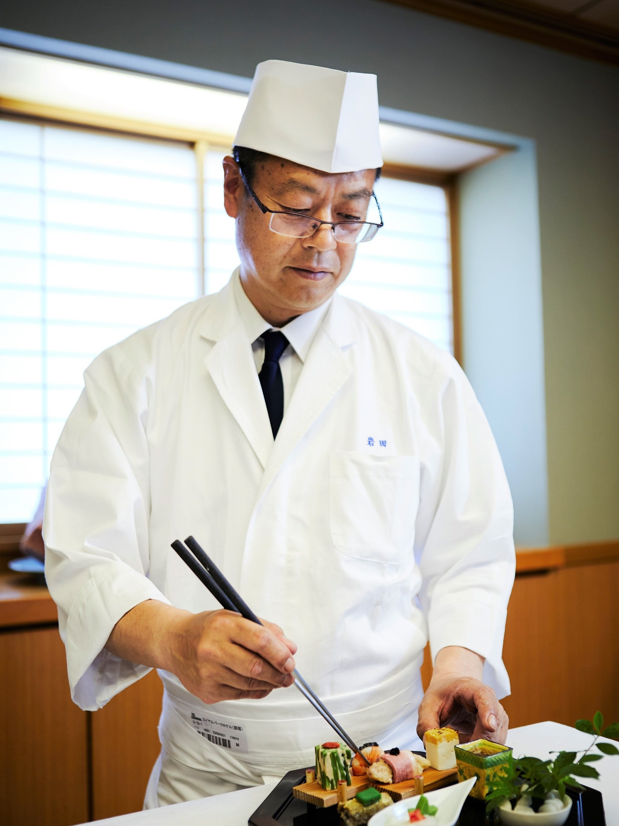 日本料理 料理長　岩田 好輝