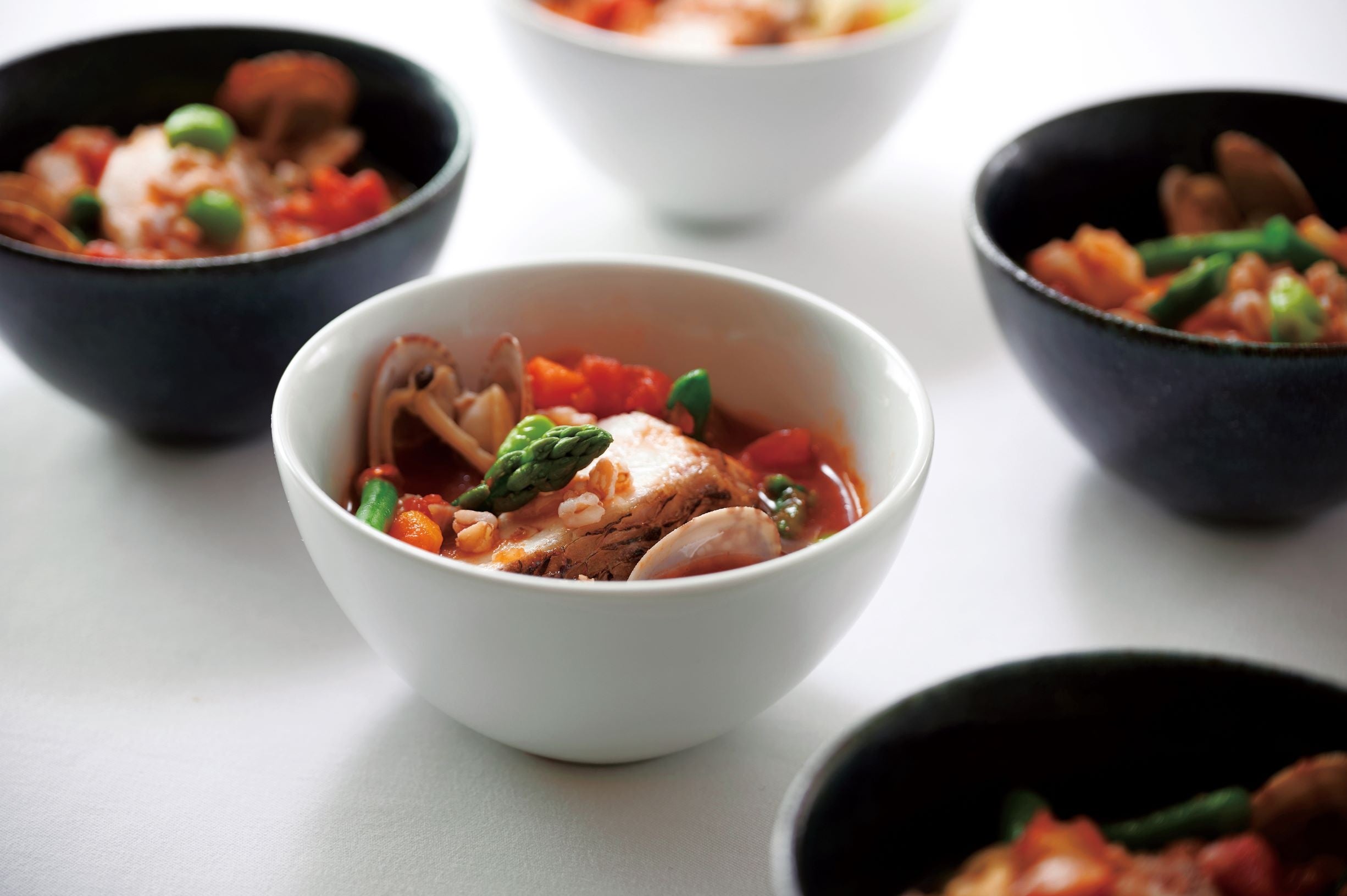 鯛のソテー あさり スペルト小麦のスープ仕立て