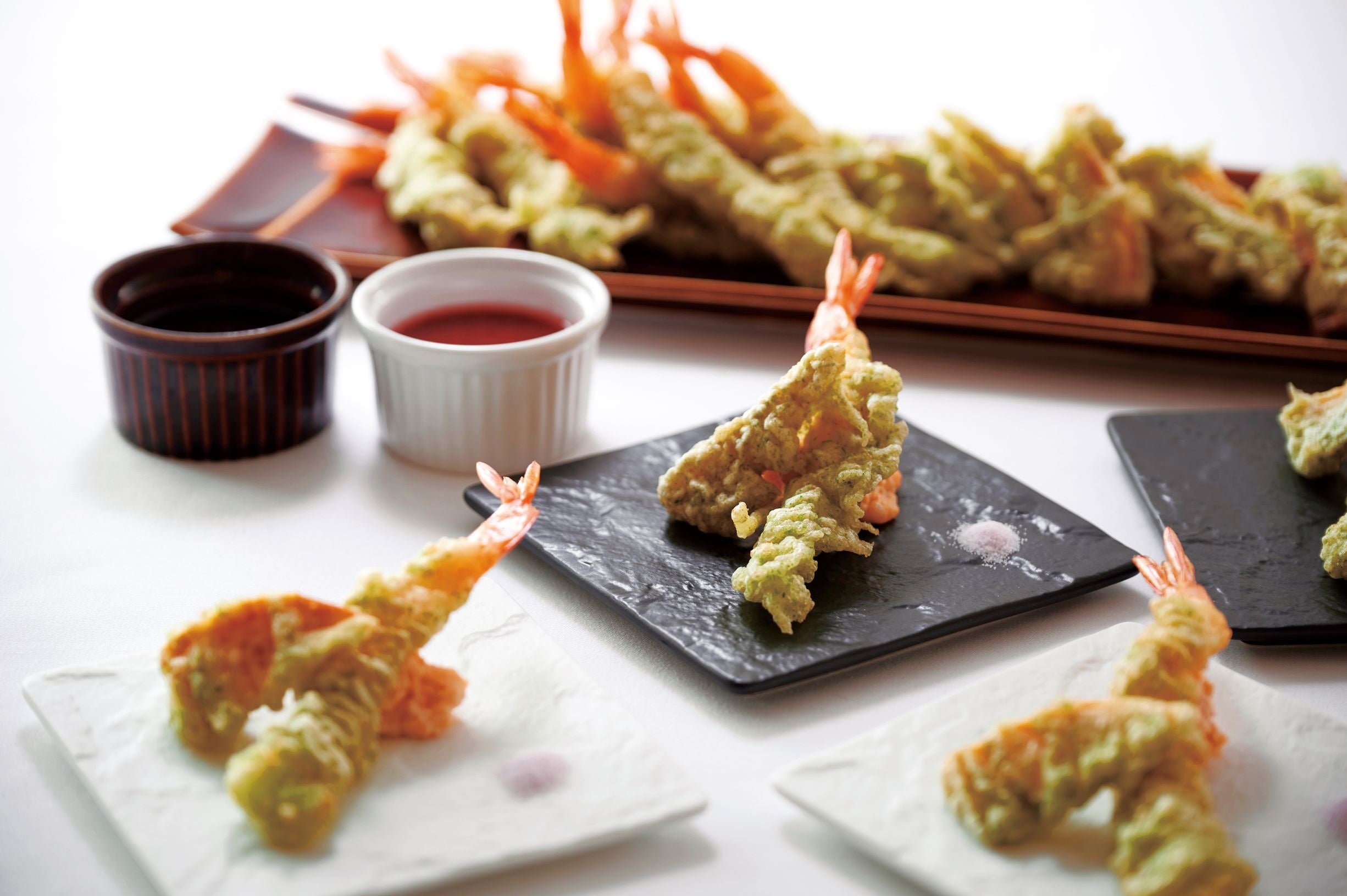 海老と筍の磯辺揚げ　桜塩とお好みの2種のソースにて