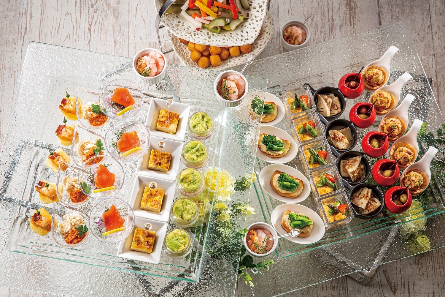 新アイコニックランチ タパスカクテルブッフェ