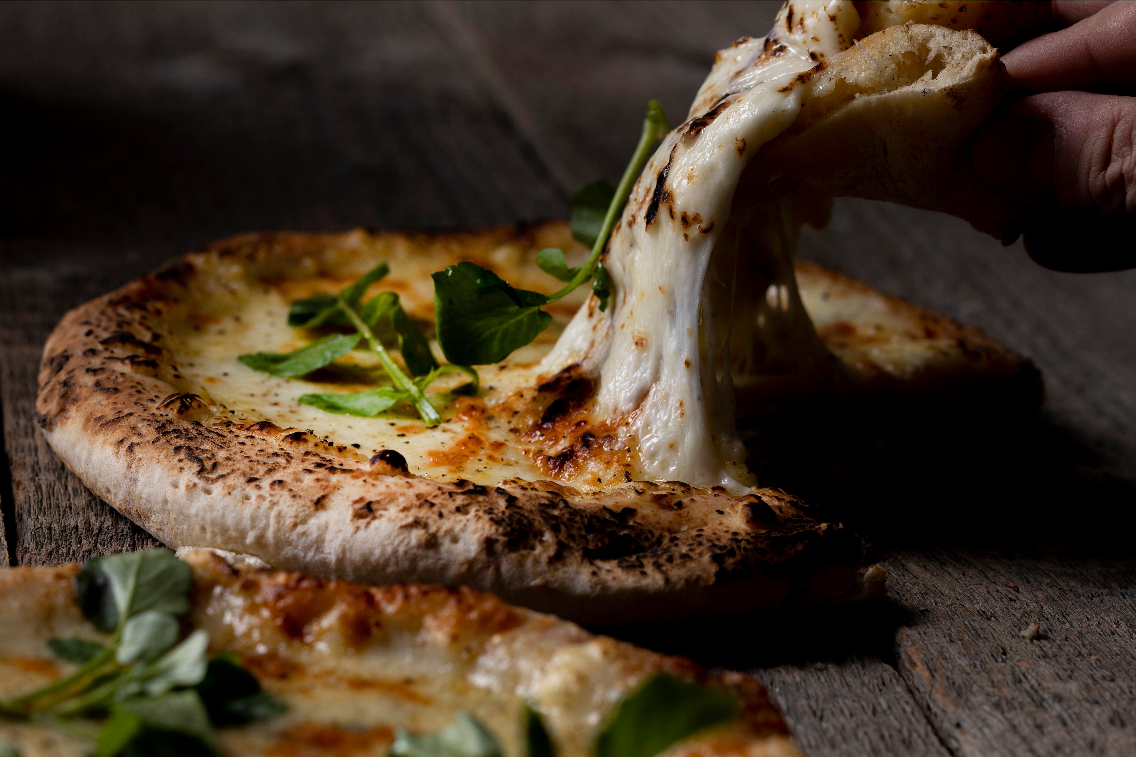 ピッツァクワトロフォルマッジョ