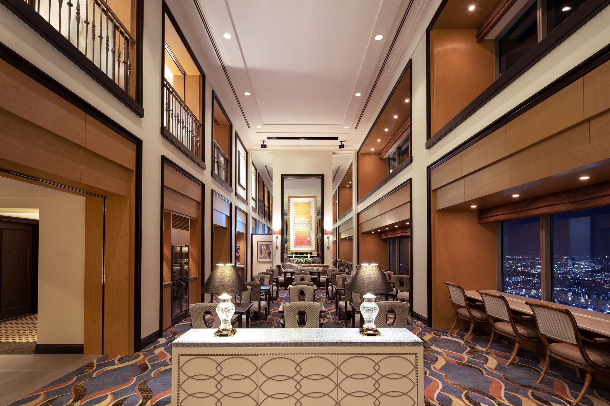 65階~66階 クラブラウンジ内観