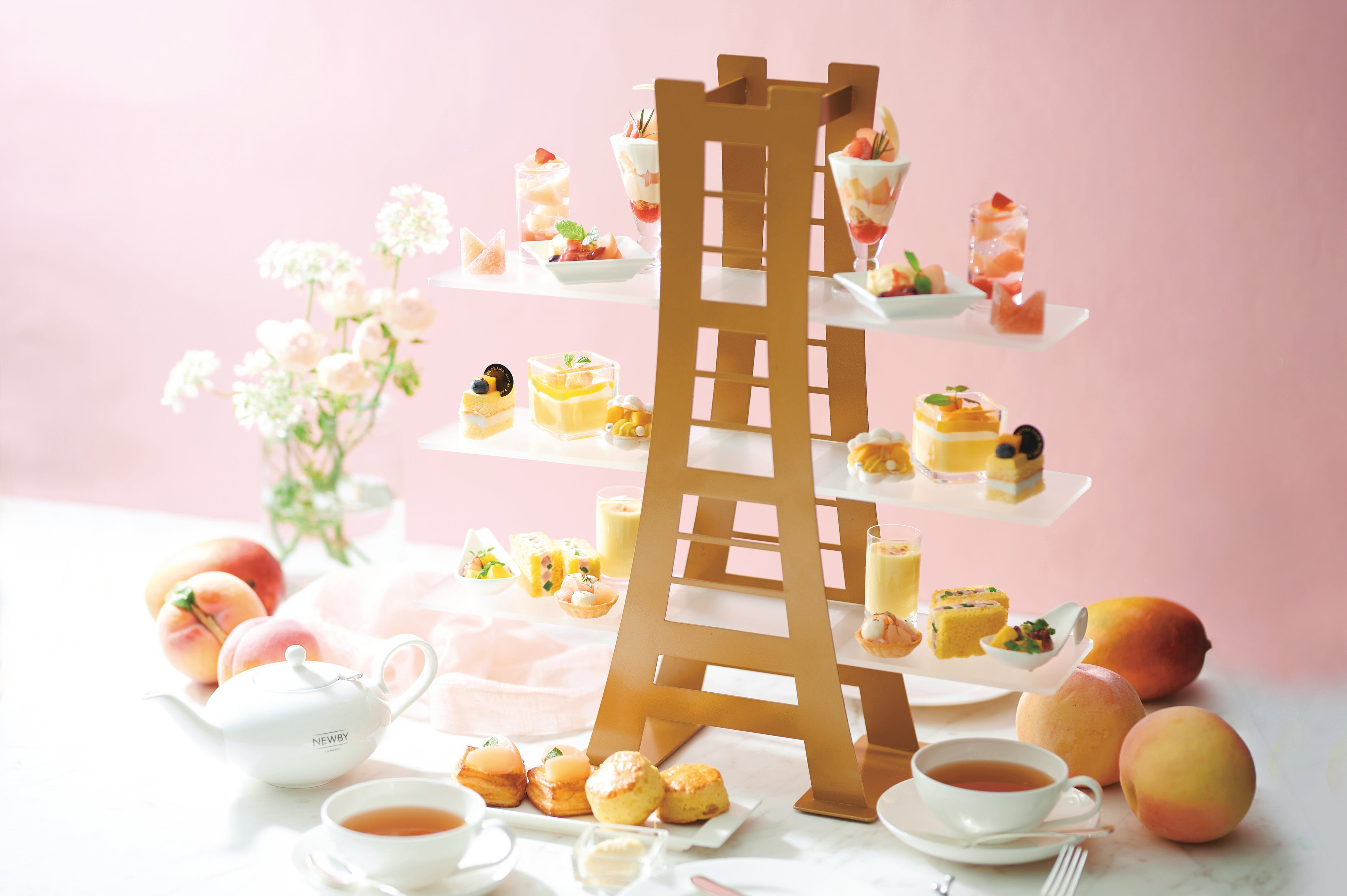 ランドマークアフタヌーンティー　―Peach&Mango― 　※写真は2名様分です