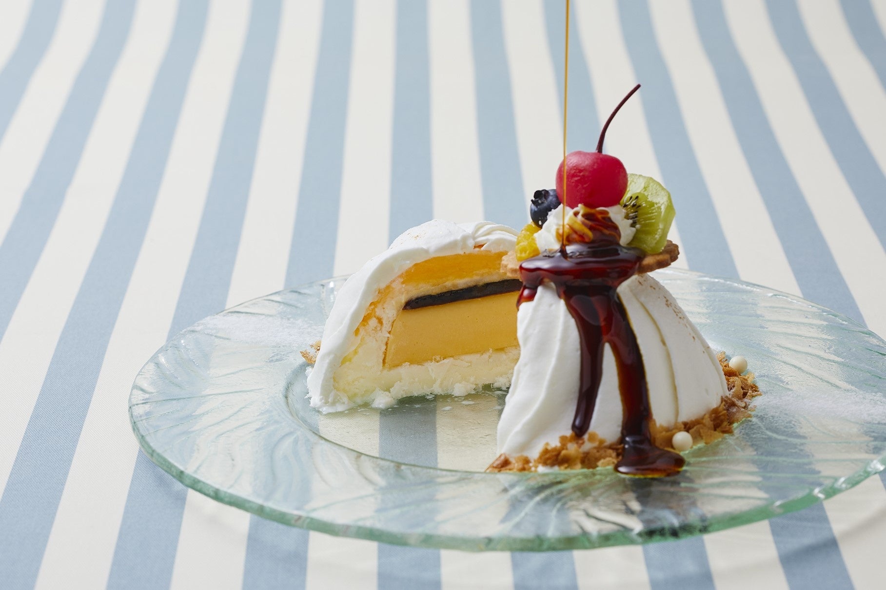 「スノードームケーキ」新作の“プリン・ア・ラ・モード”