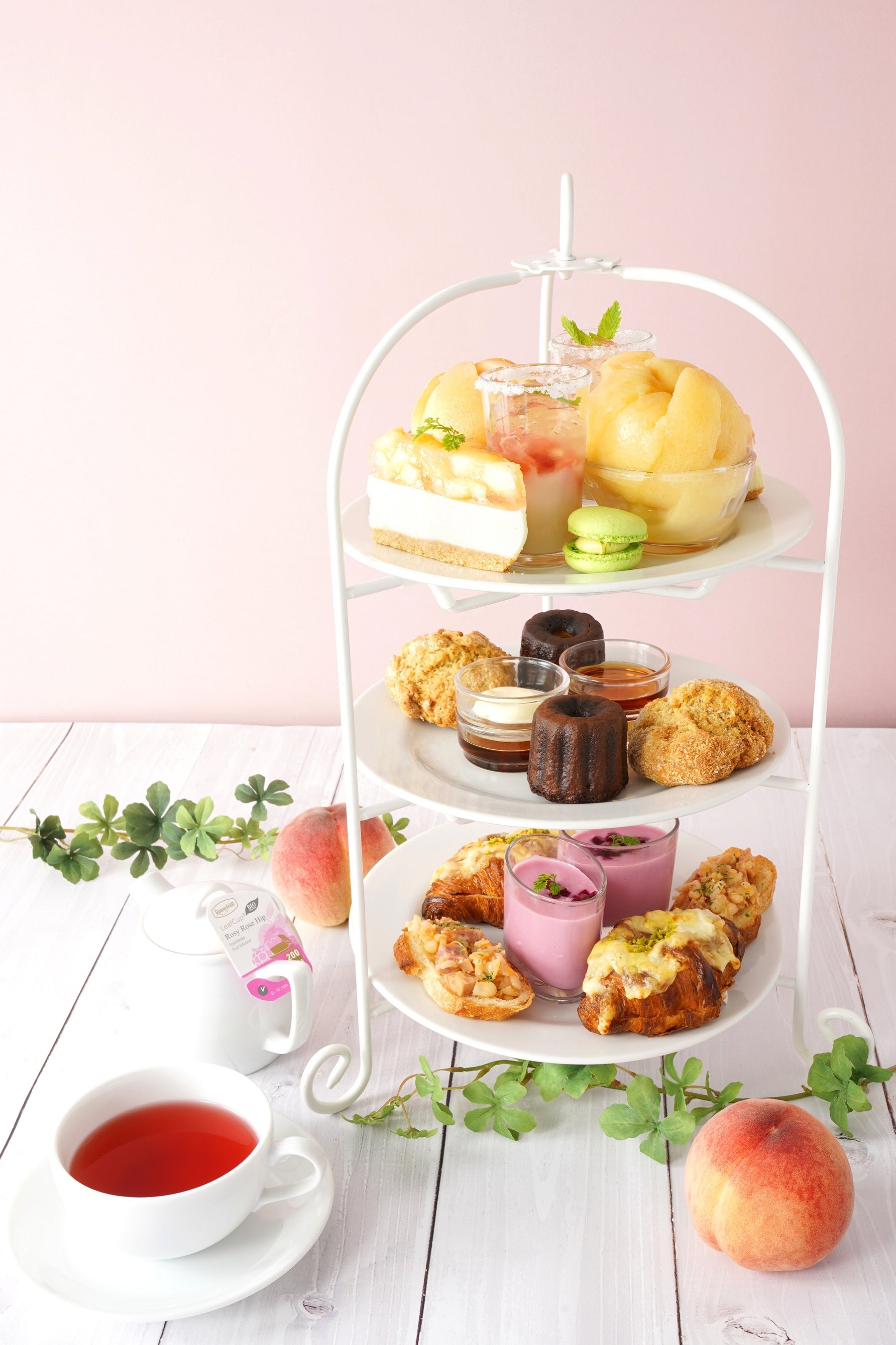 まるごと桃のアフタヌーンティー