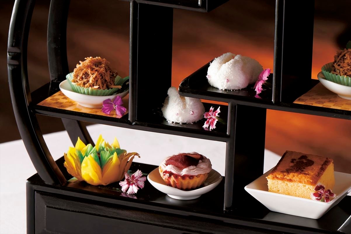 栗餡入りココナッツ大福／ウサギのマシュマロ／蓮の実餡のパイ／リンゴとハスカップのタルト／台湾風カステラ