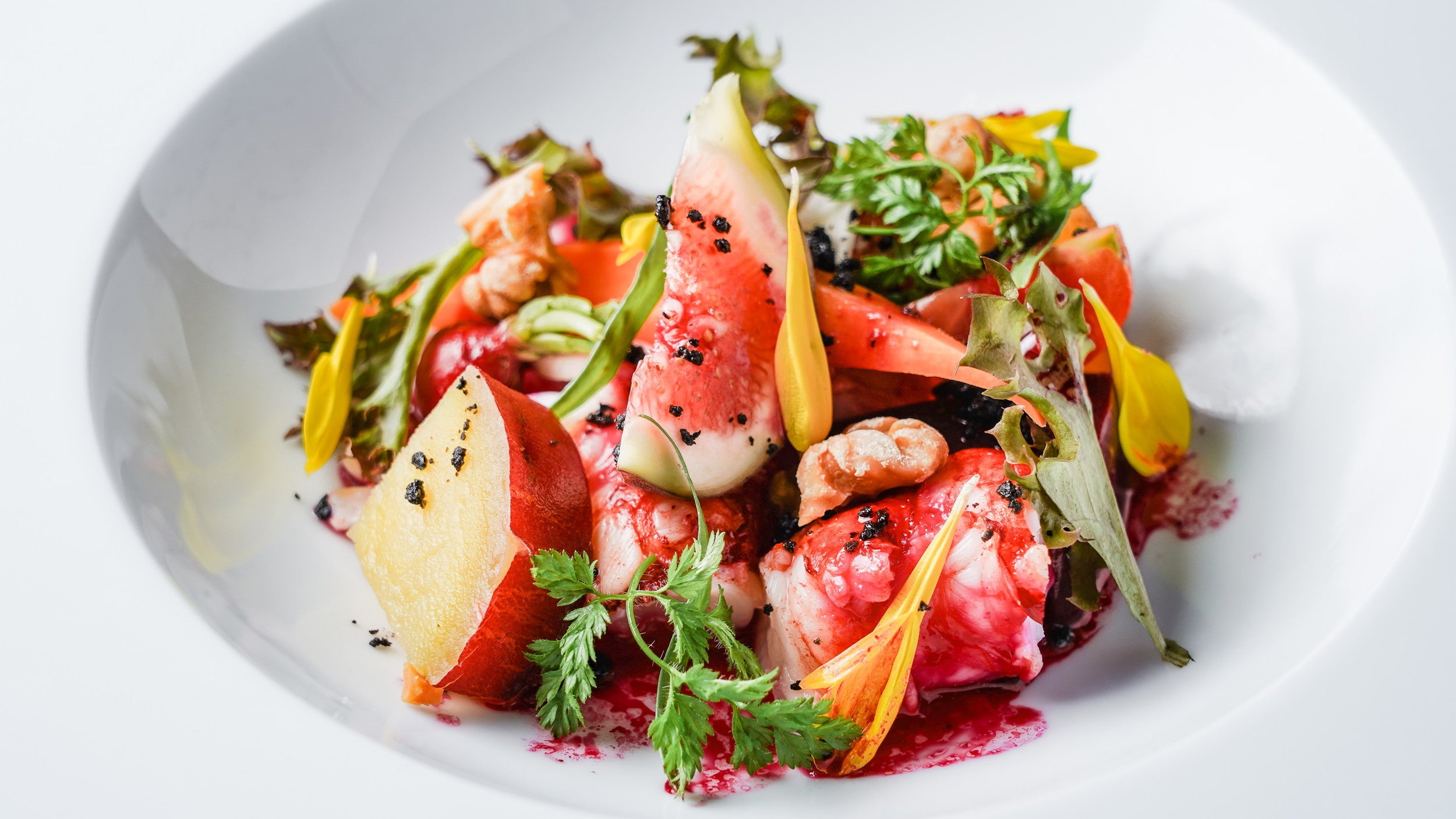 オマール海老のサラダ仕立て クルミのビネグレットソース