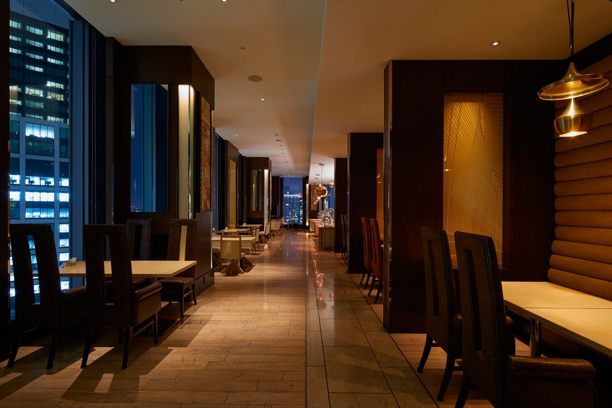 「ハーモニー」店内