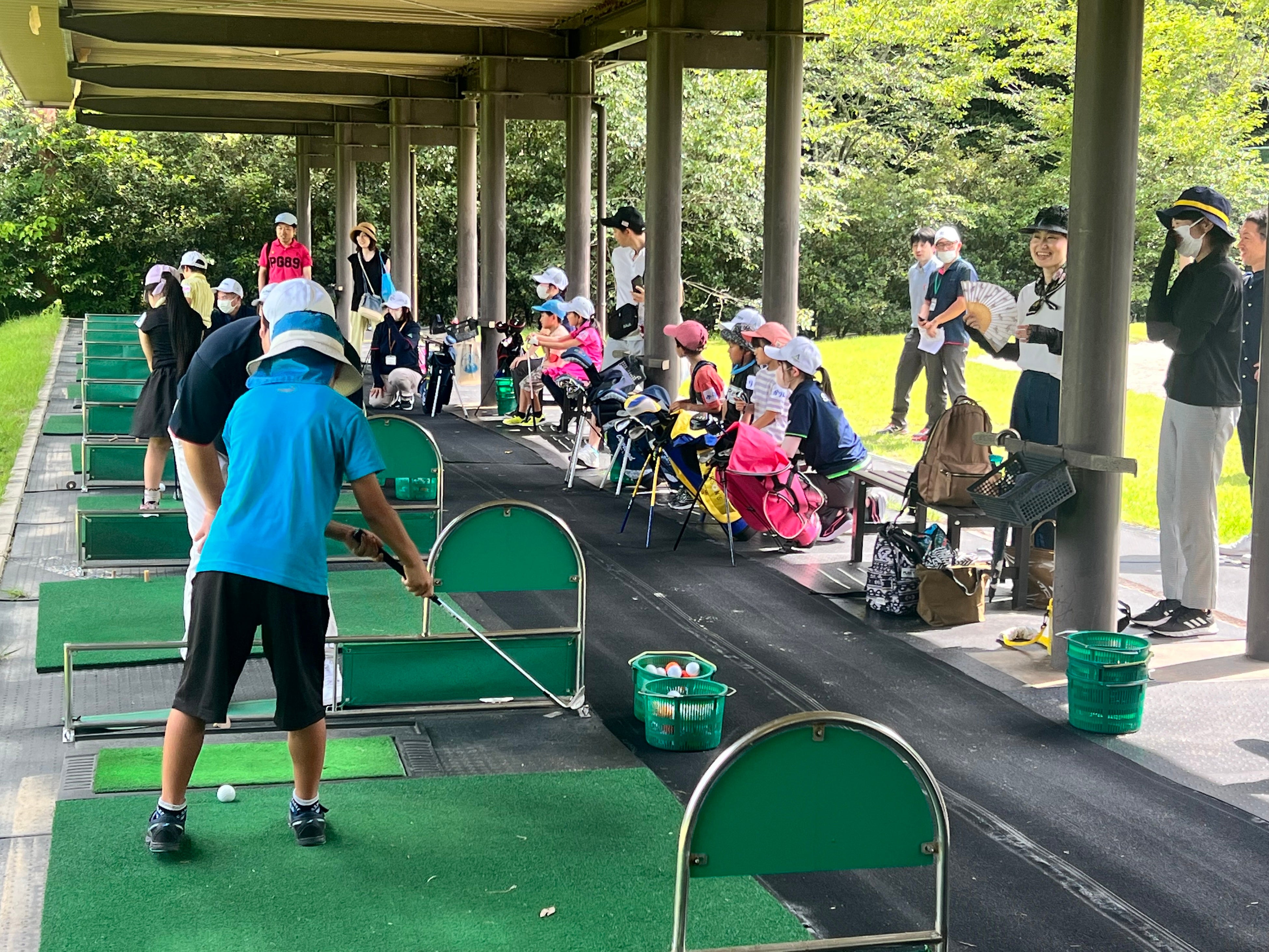 ゴルフのスキルを教えるレッスンではないため、未経験の子も初回から楽しめます