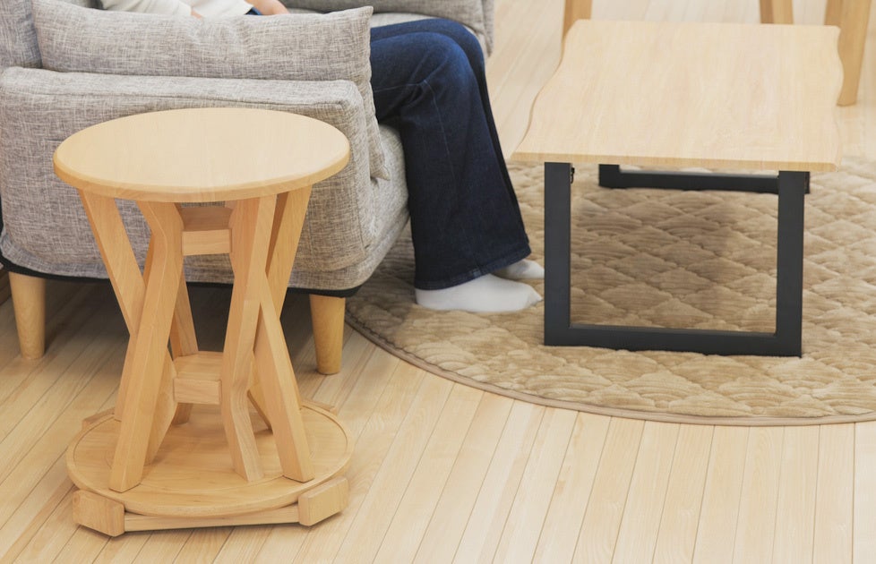 累計800万PV】SNSで話題のスツールに新デザイン『サイドテーブルになる