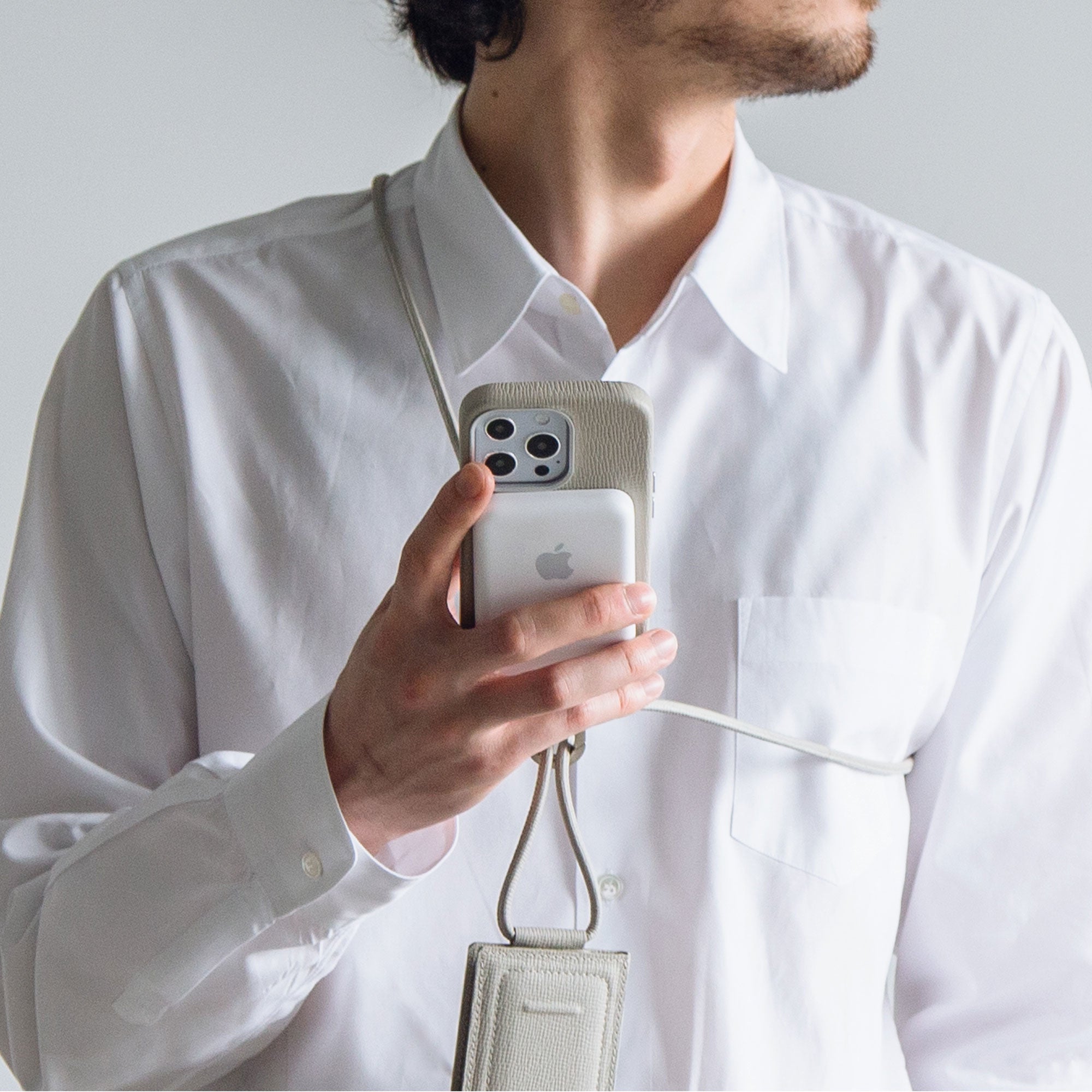 CUSTY ベージュ iPhoneケース ストラップ付き レースレディース Lace Ladies カードケース付きレザー調