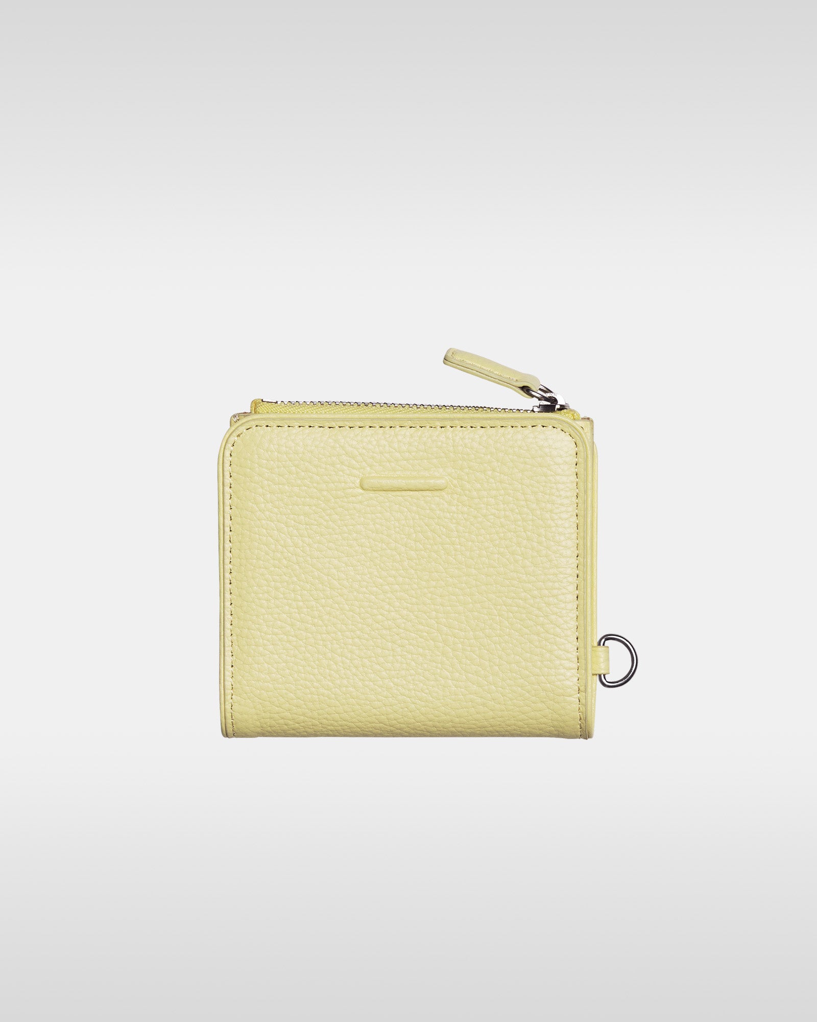 objcts.io】ミニバッグにも収納しやすい、スリムでコンパクトな新型