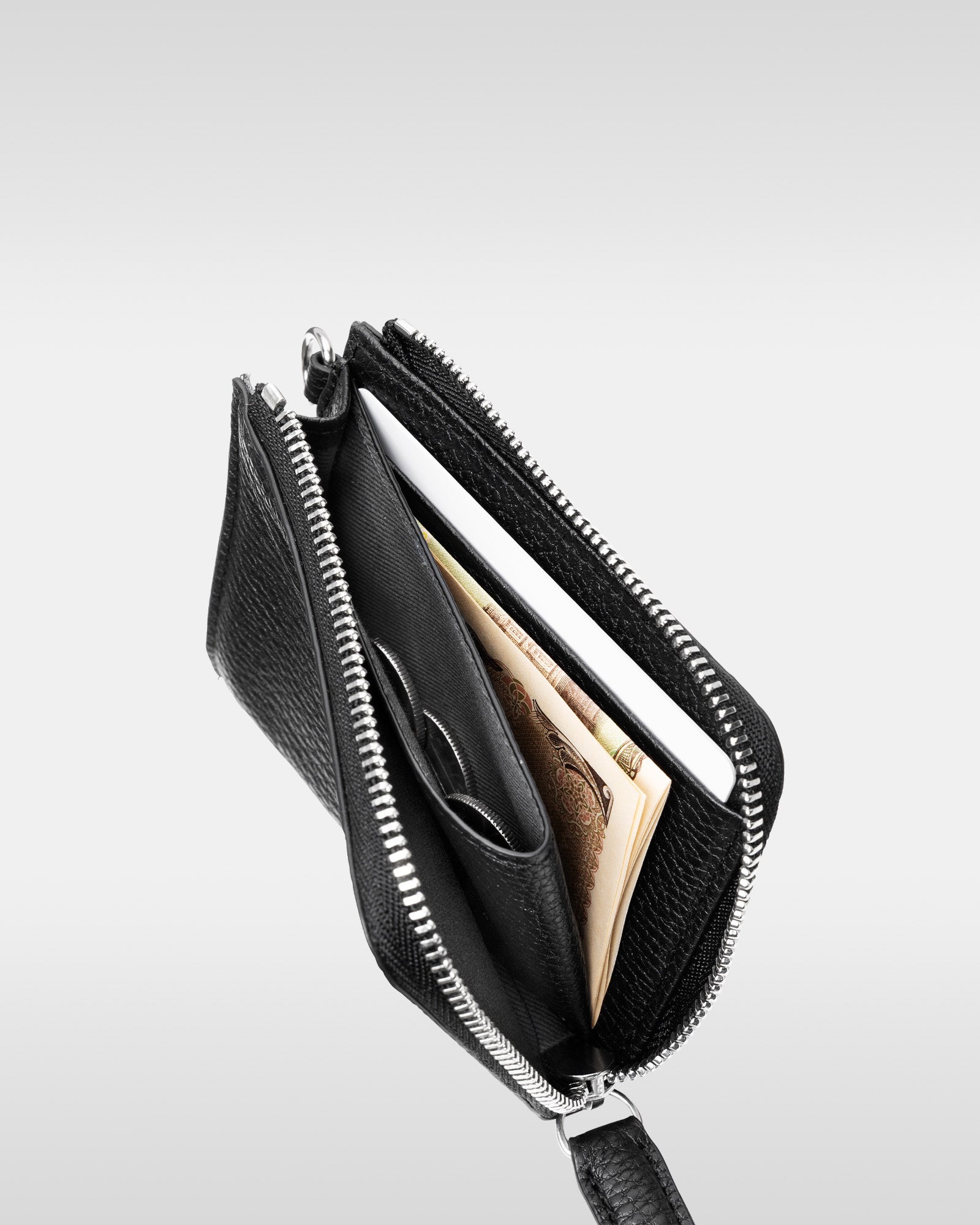 objcts.io】ミニバッグにも収納しやすい、スリムでコンパクトな新型