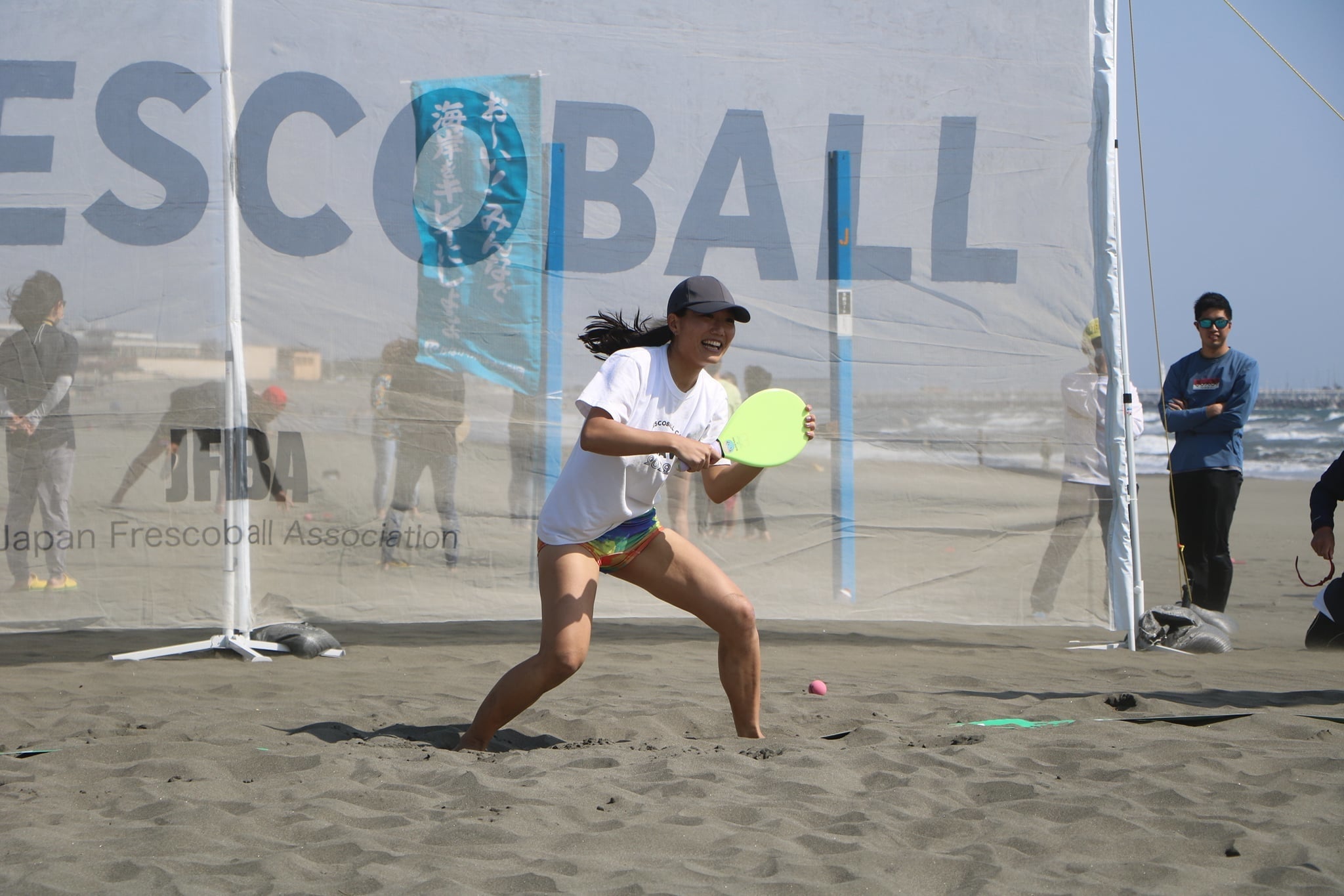 岡井選手はスタジオ講師を務めながらも選手として活躍を続け、全国を東奔西走