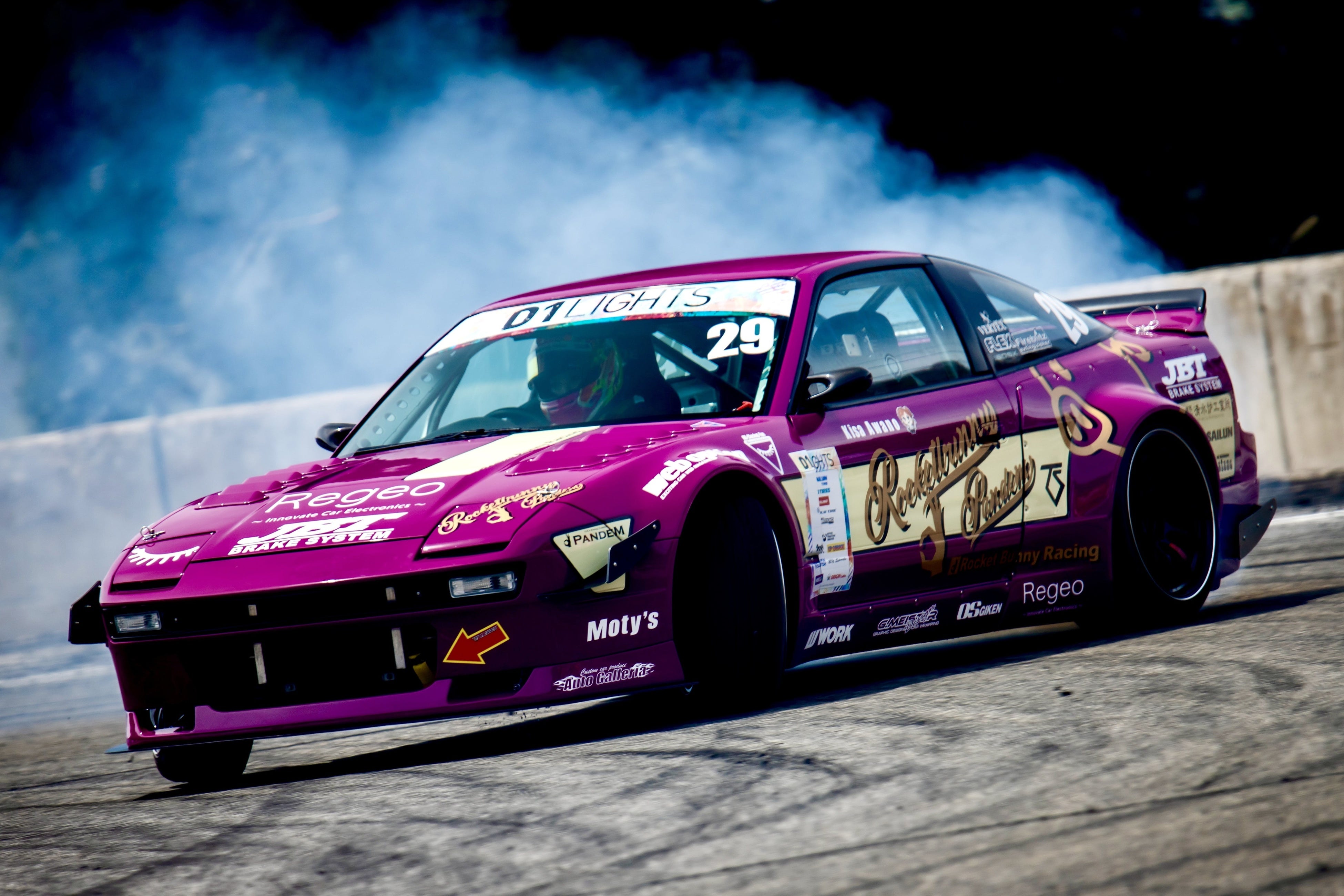 『D1 Lights』参戦女性ドリフトドライバー粟野如月選手