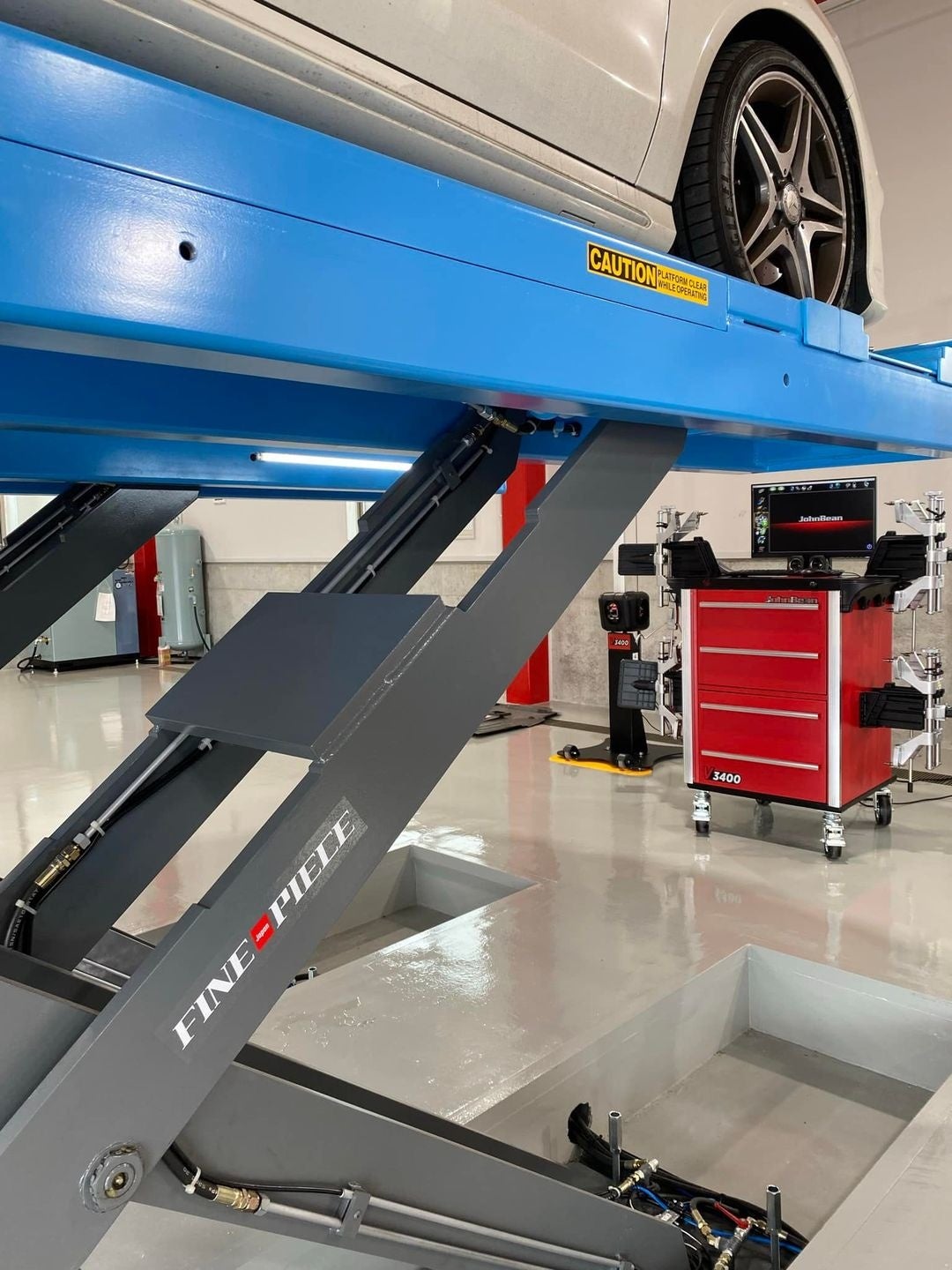 ホイールアライメント