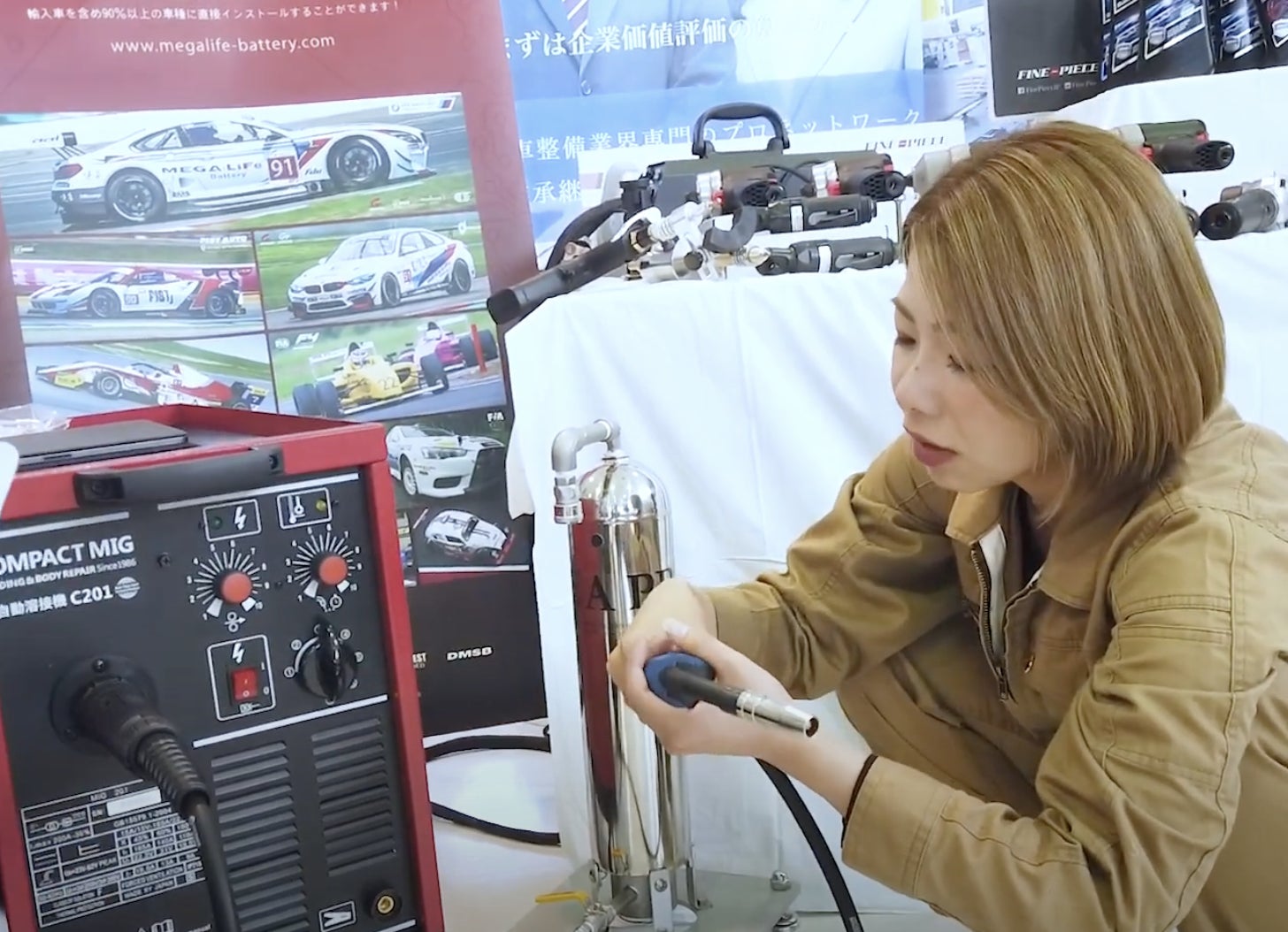 半自動溶接機「コンパクトミグ C201」 プロ向け 200V 板厚0.5~6.0mmまで溶接可 ビンツェルトーチ