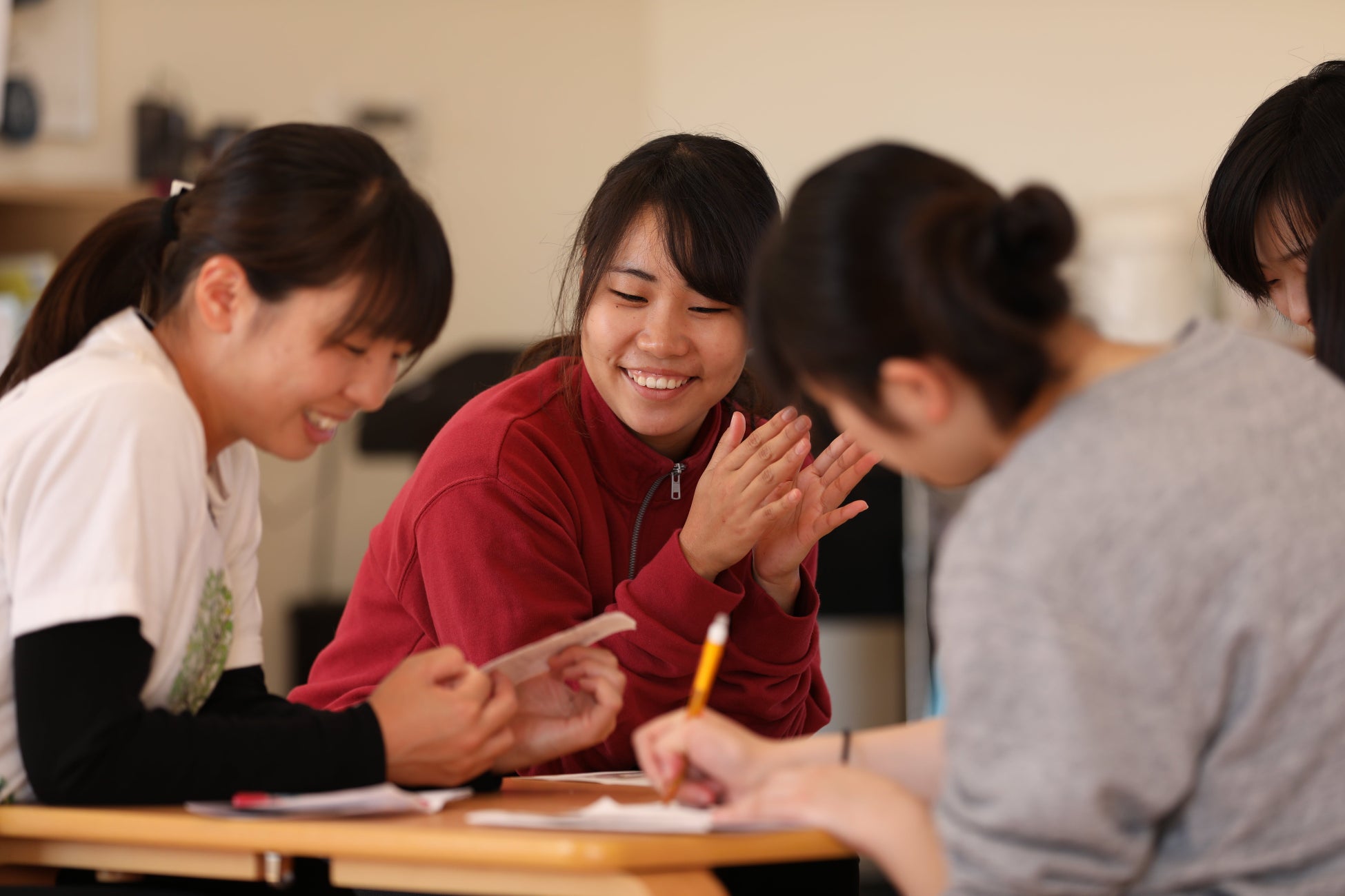 職員間でのコミュニケーションの様子