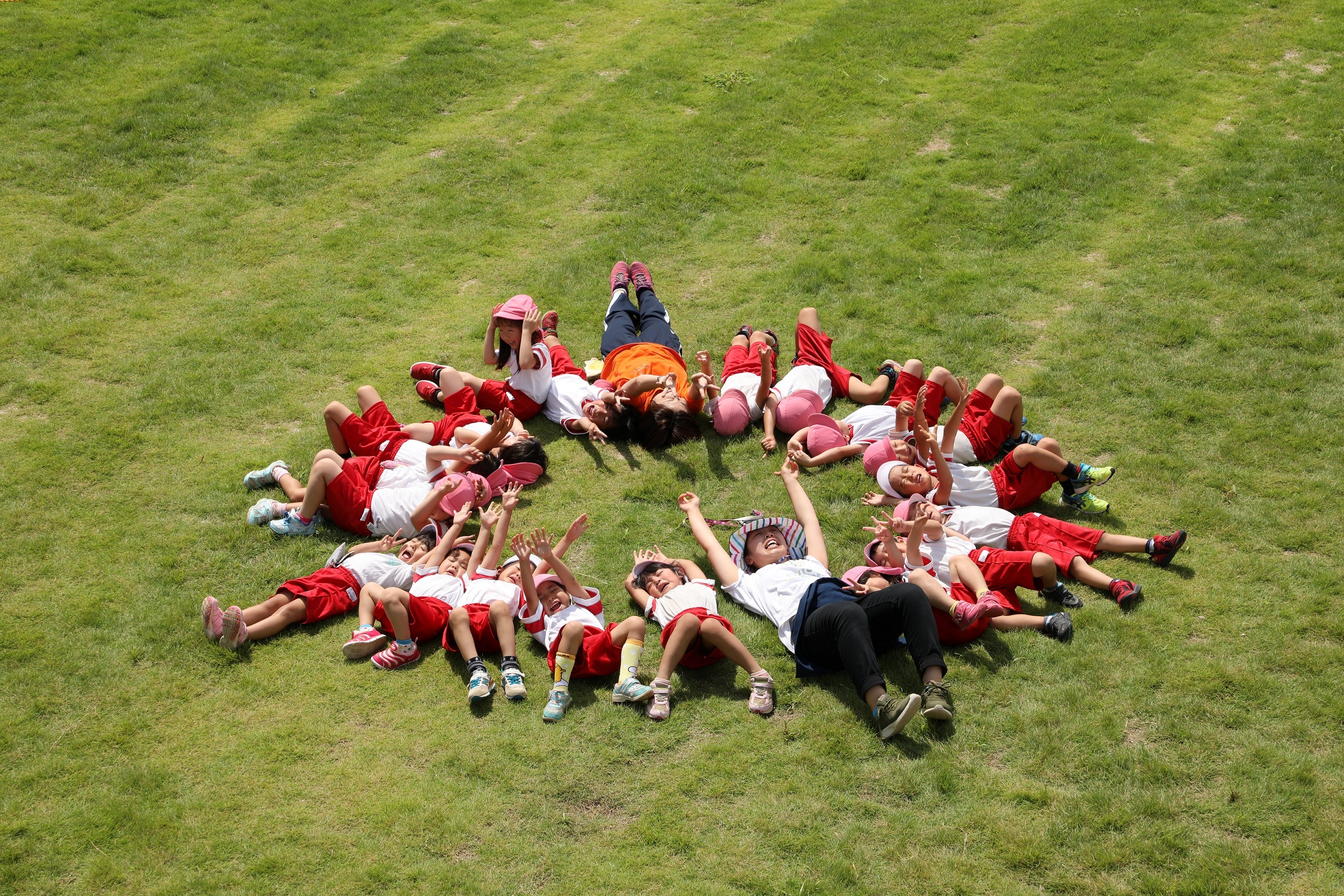 こどもたちの未来を応援してくださる方々を募集しています