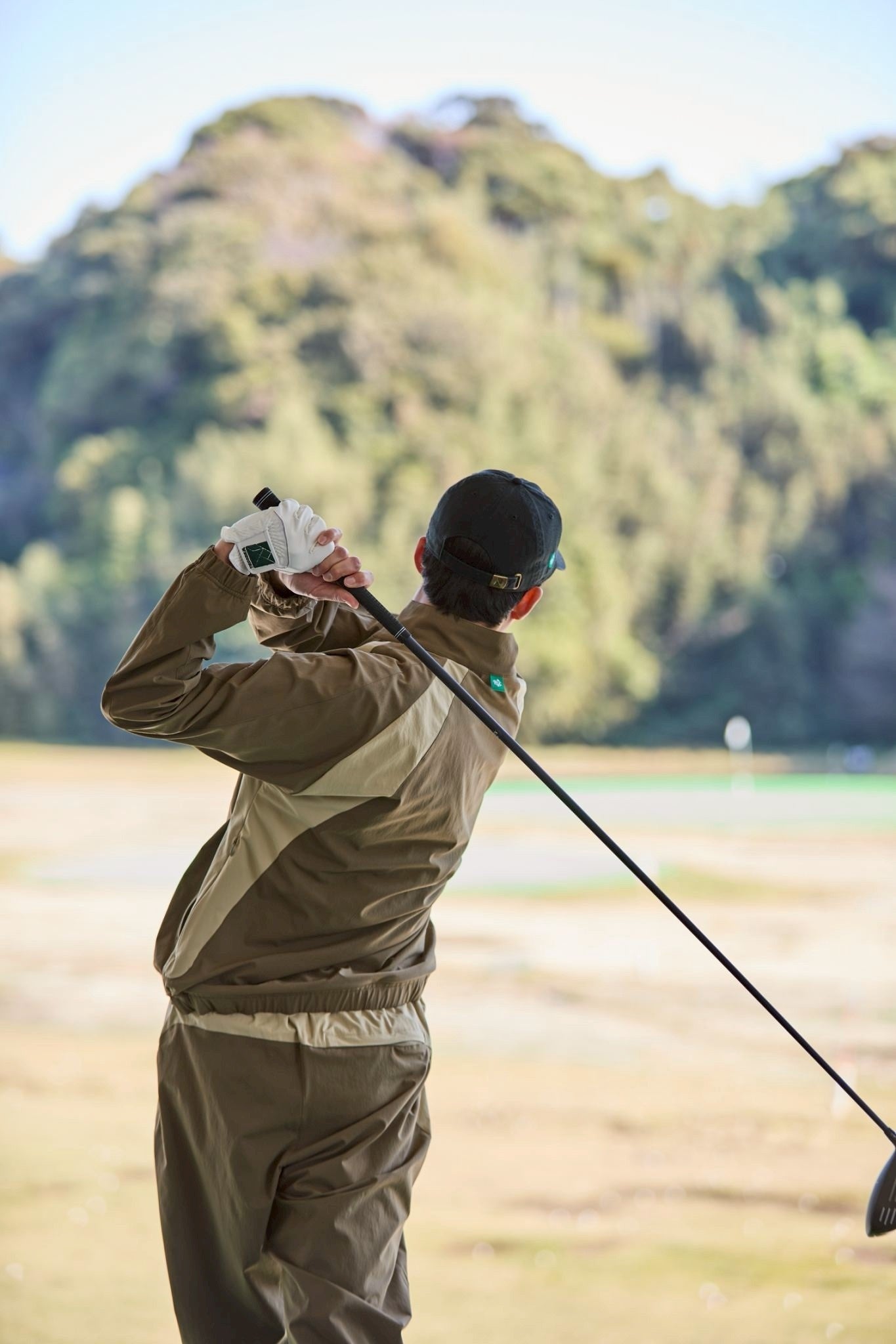 Pacific GOLF CLUB〉が「TANGRAM」との初のコラボレーションアイテムを