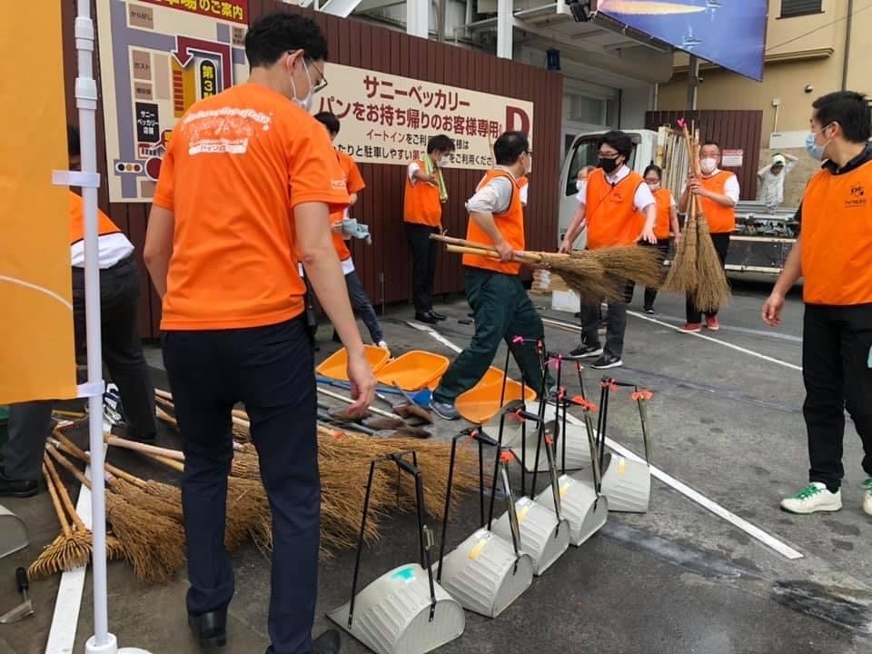 掃除用具を少しずつ揃えてしっかり掃除ができるように