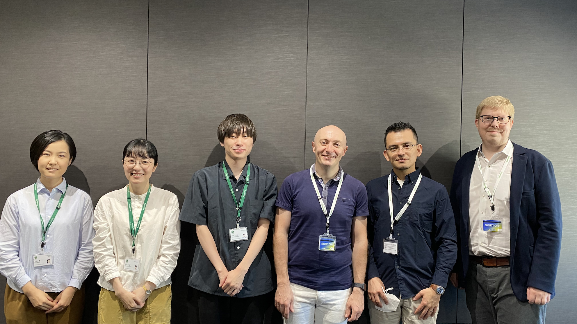 開発メンバー(左から)九州デジタルソリューションズ 三原さん、浦本さん、小林さん、モンスターラボ Lindsayさん、Harolさん、Henrikssonさん