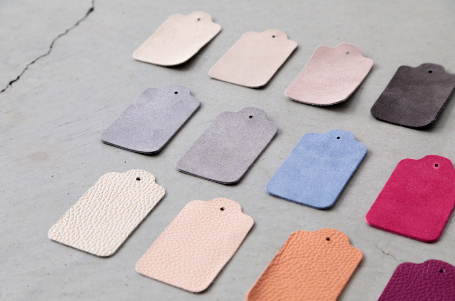 35色から選べる「フラットパンプス&レザースニーカー」のカラー