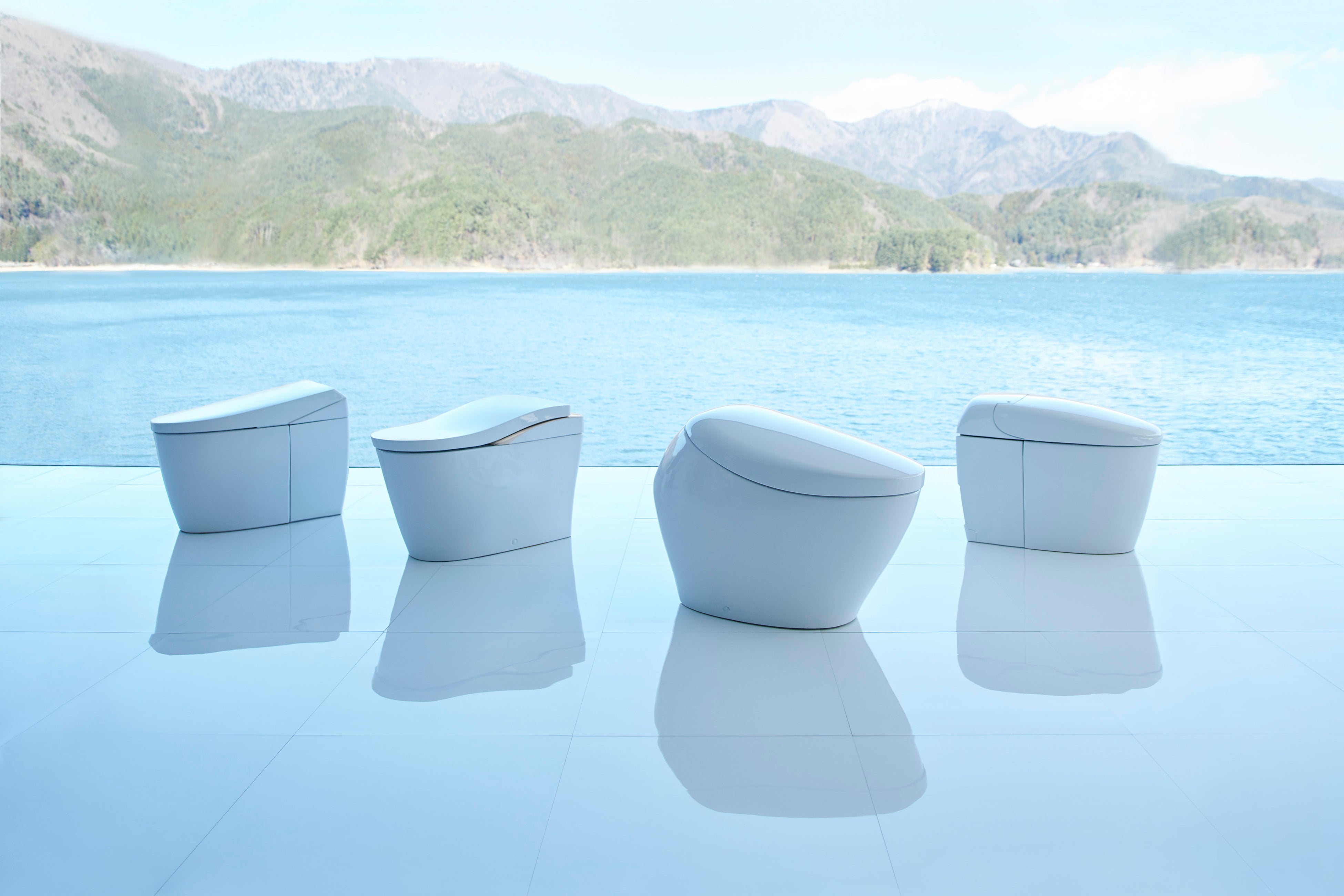 最新のネオレストシリーズ（2022年8月1日発売。左よりネオレストAS, LS, NX, RS）