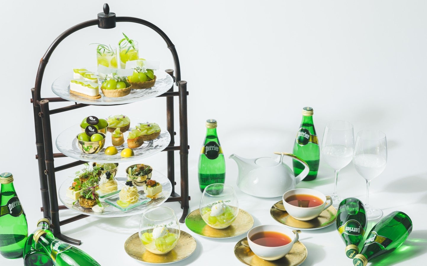 Perrier」×シャインマスカットで爽やかな夏のアフタヌーンティー