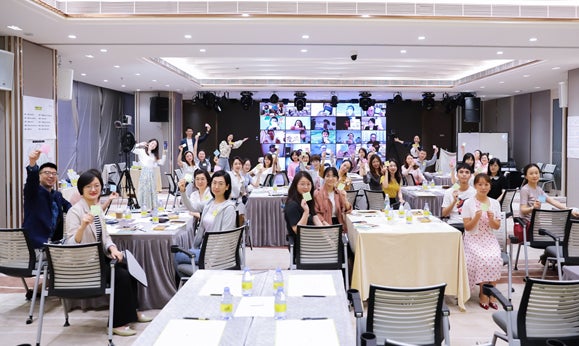 リードフォーアクション世界とつなぐ読書会風景