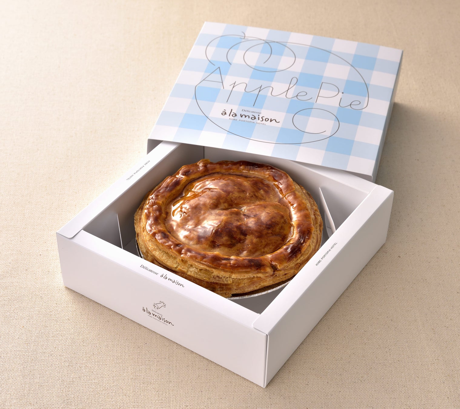 ポートピアホテル伝統のレシピ アップルパイをリニューアル ギンガムチェック柄のオリジナルパッケージと一緒にお 届け 株式会社神戸ポートピアホテルのプレスリリース ポートピアホテル伝統のレシピ アップルパイをリニューアル ギンガムチェック柄のオリジナルパッケージと一緒にお 届け 株式会社神戸ポートピアホテルのプレスリリース