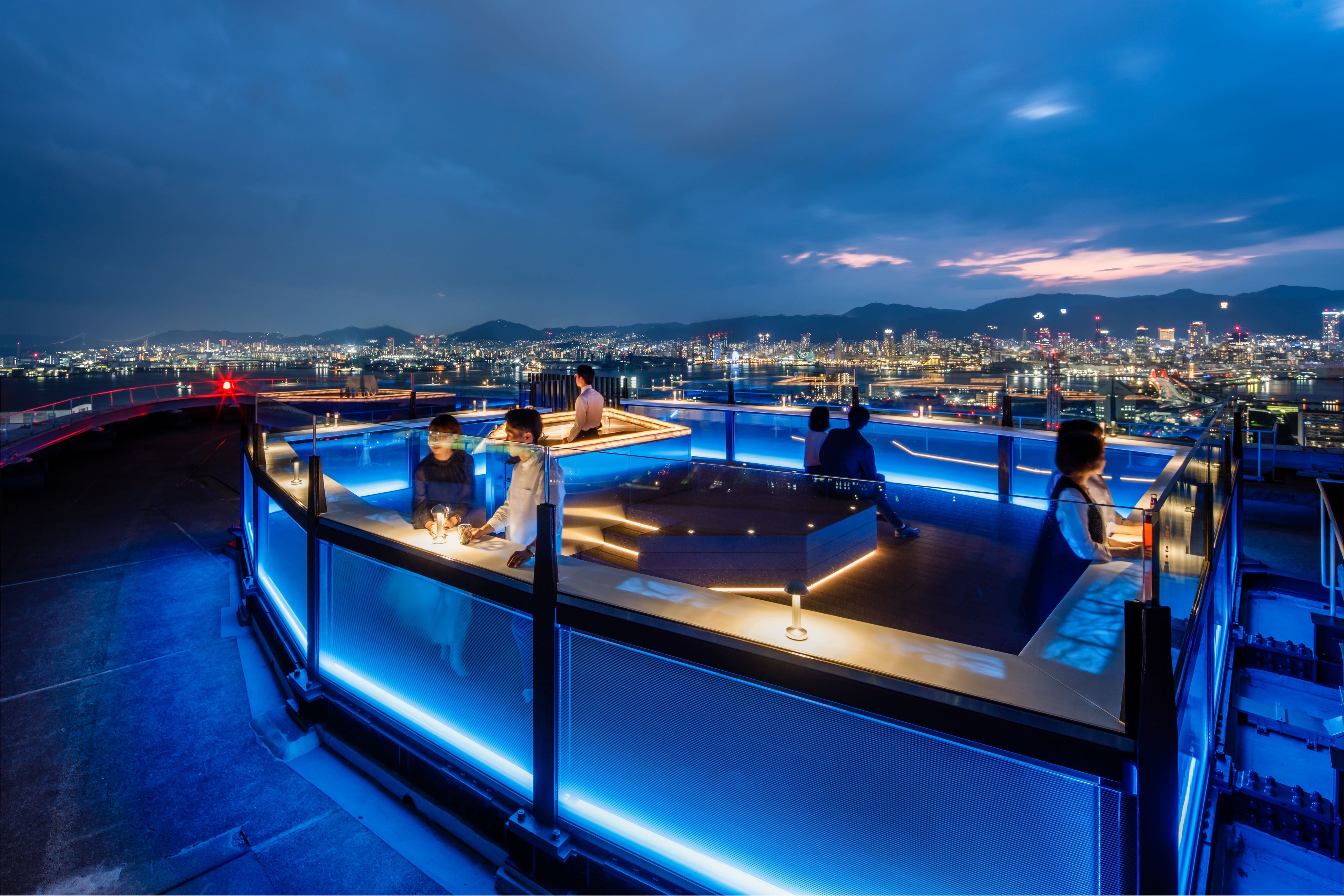 屋上テラス ソラフネ神戸