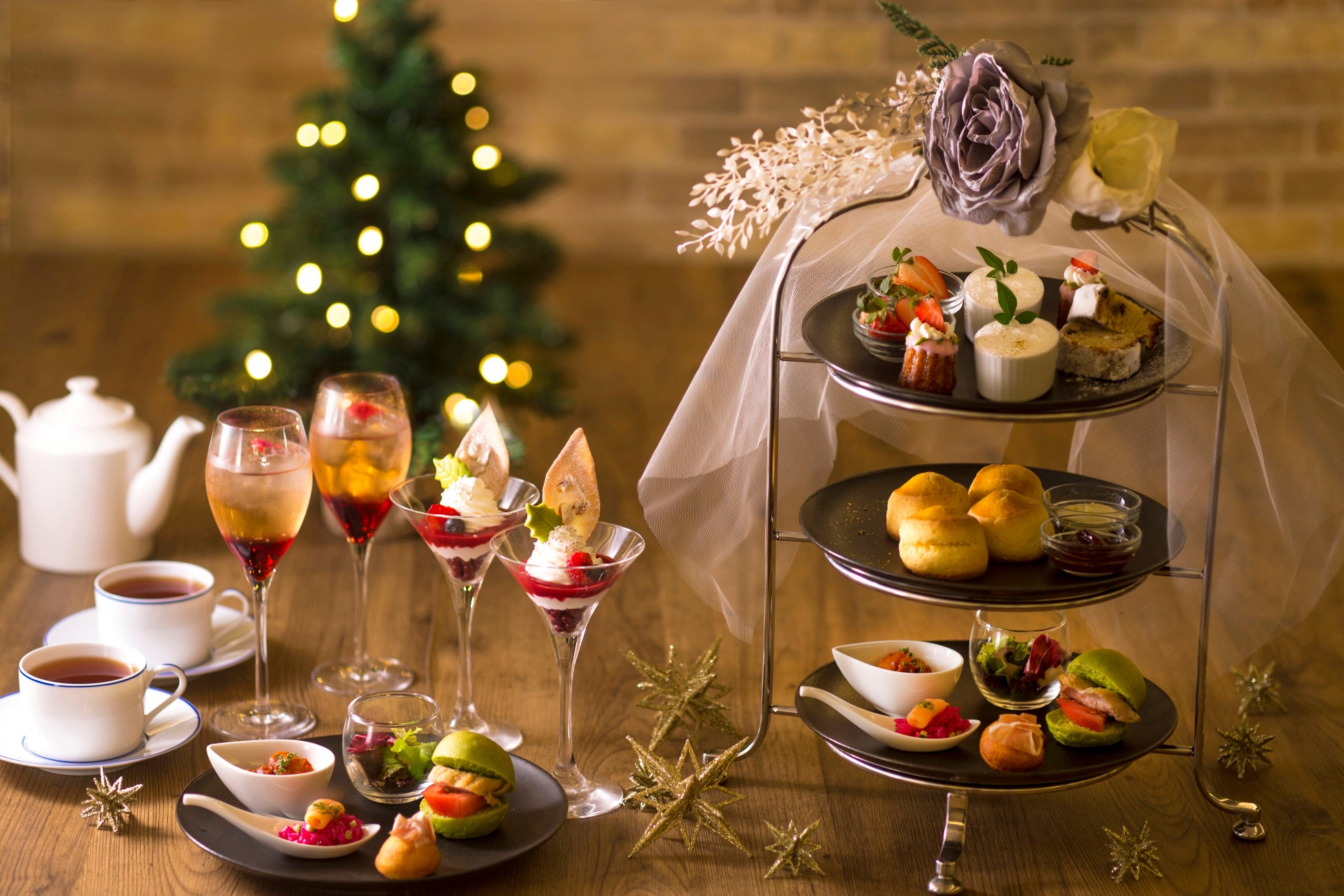 クリスマスアフタヌーンティーセット(写真はオプションドリンク付)