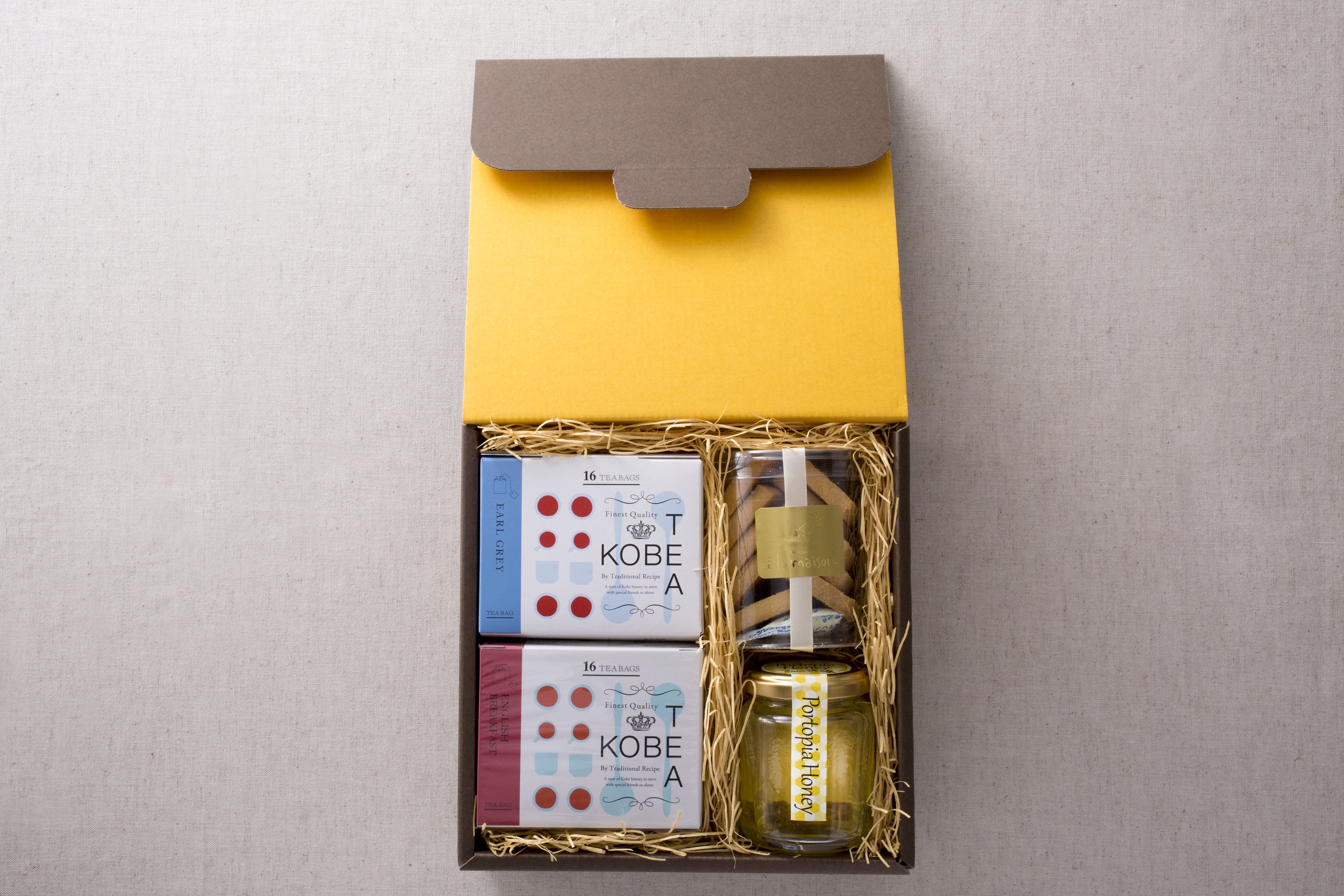 ポートピア産純粋はちみつと紅茶、クッキーの詰め合わせ