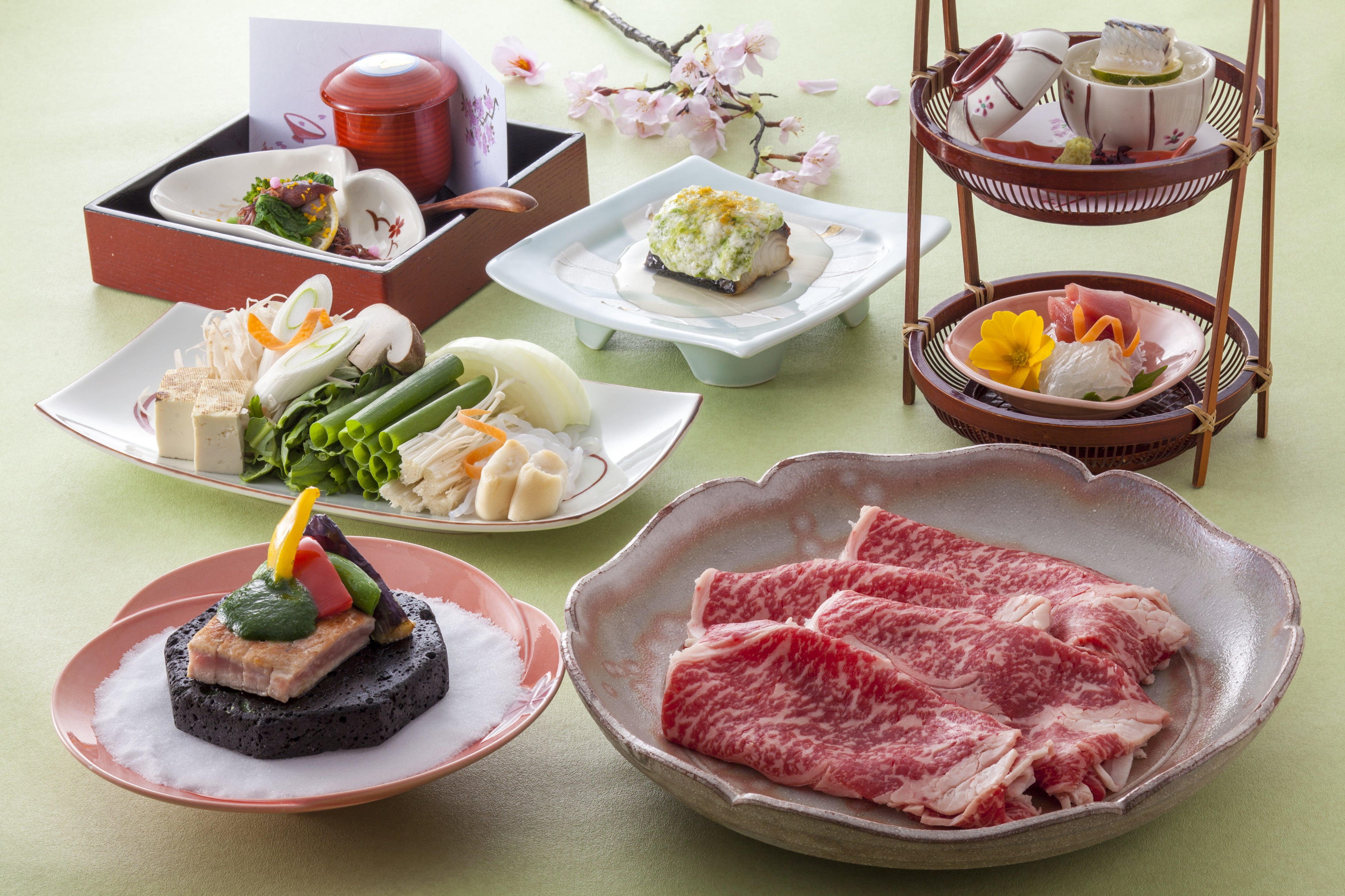 ディナー　神戸牛しゃぶしゃぶ　または　すき焼きコース