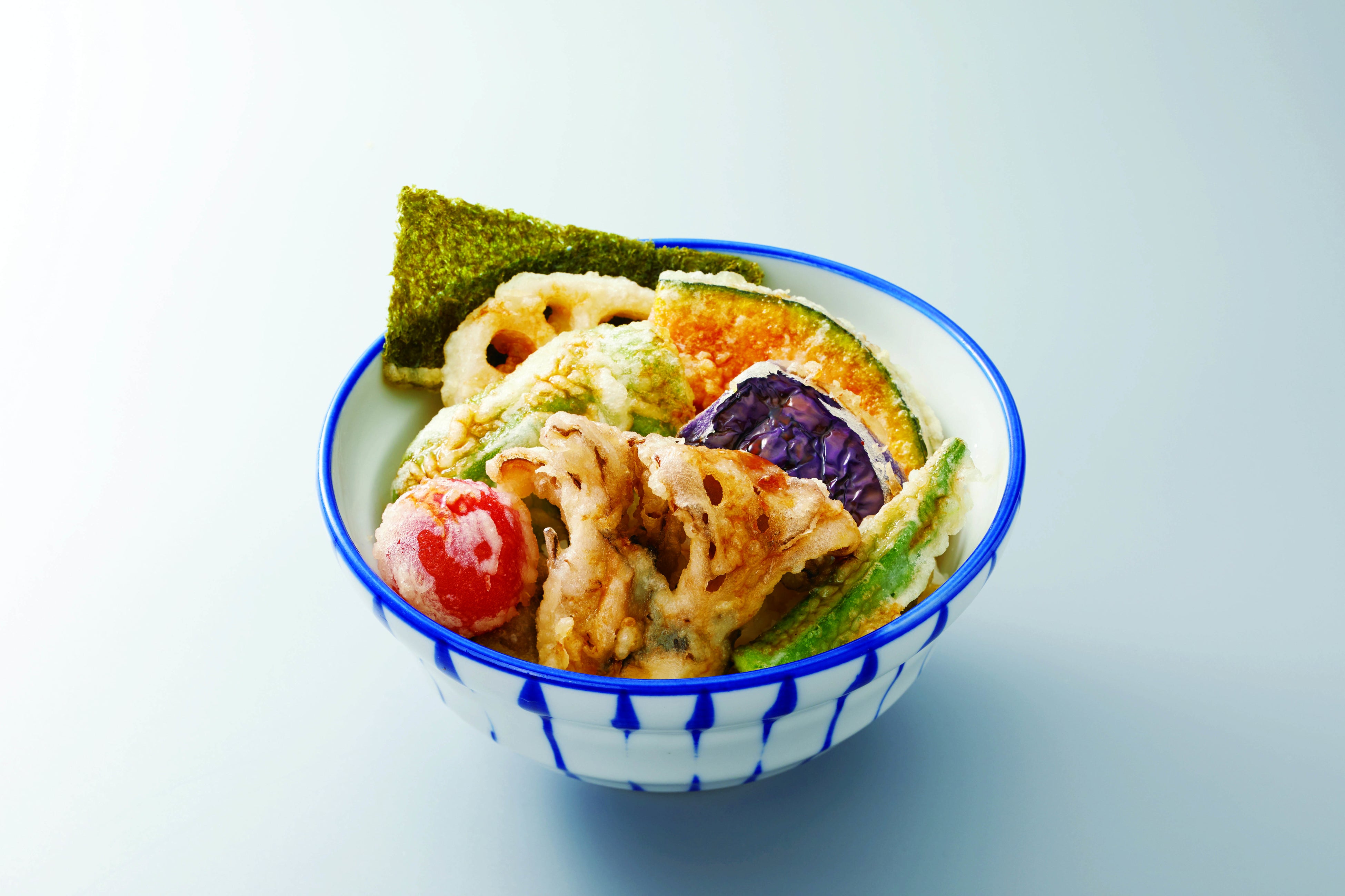 まだまだ値上げしてません！」いつでも揚げたて天丼390円からの