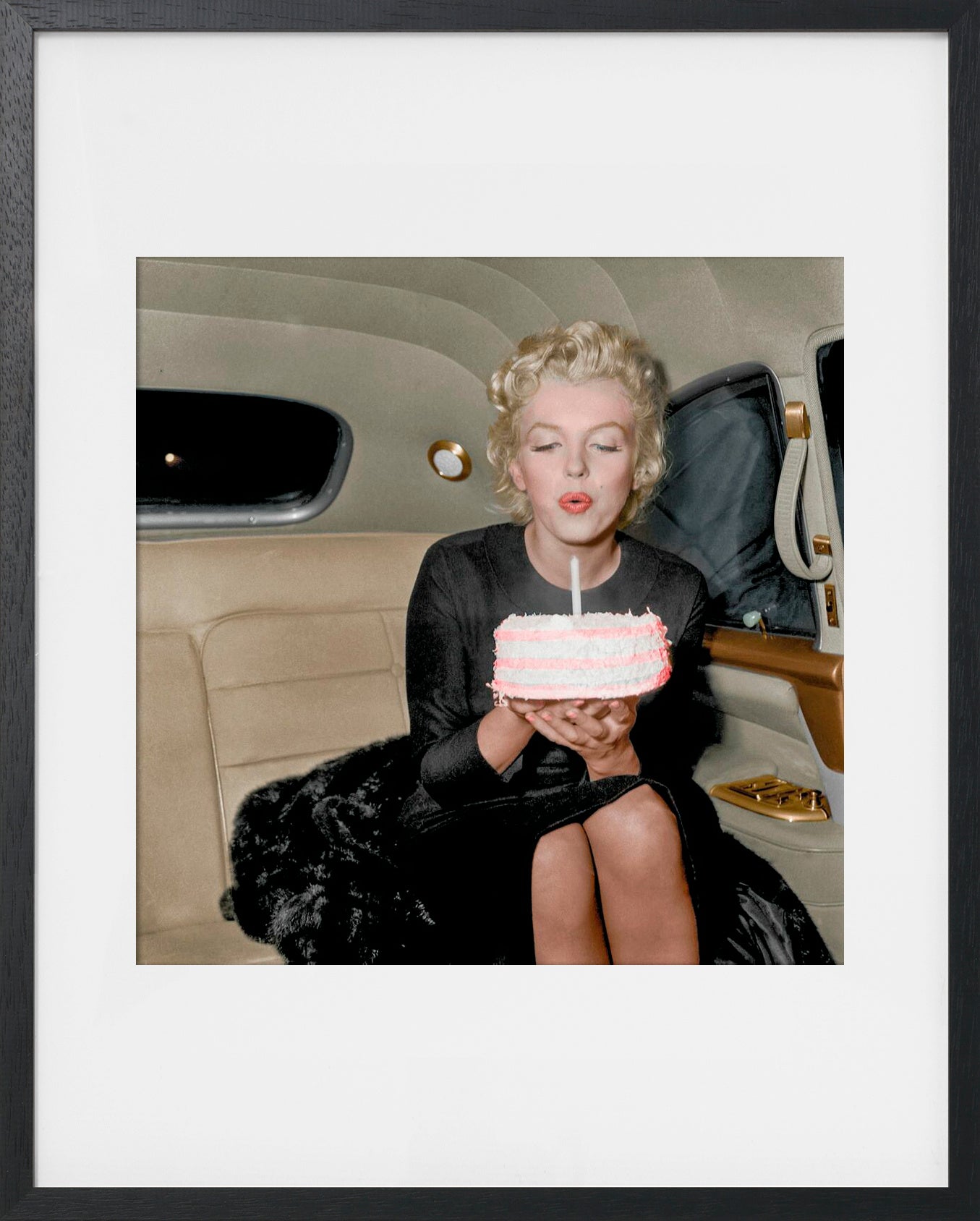 YELLOWKORNER／MARILYN MONROE HAPPY BIRTHDAY／©️MARIE-LOU CHATEL