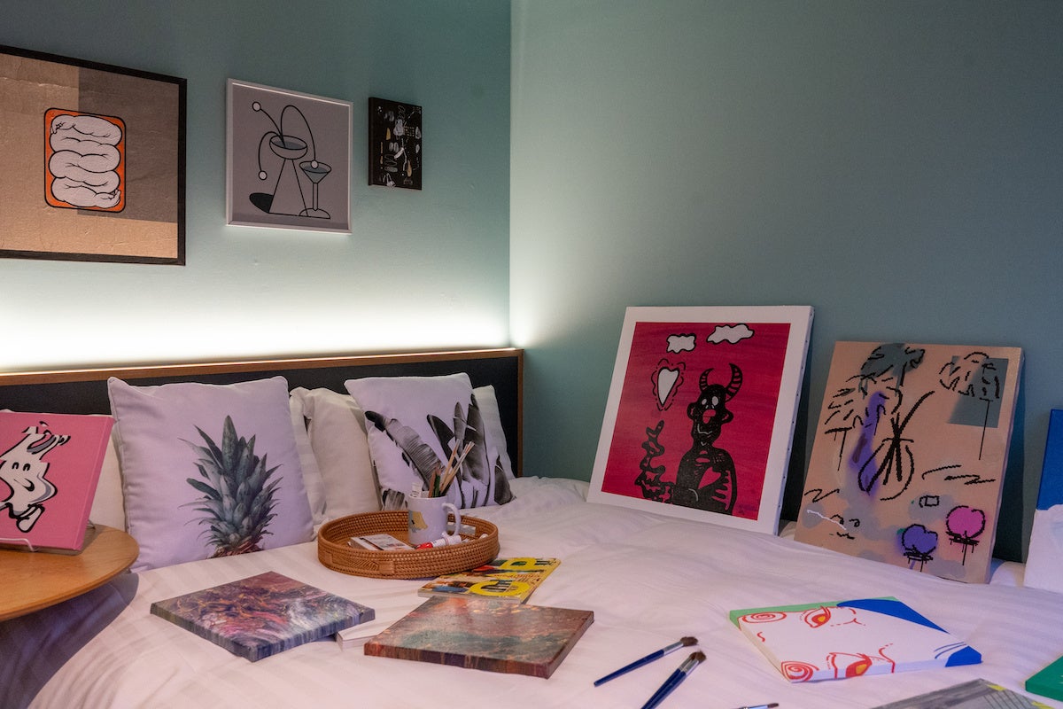 『光の宿』絵画　アート　美礼　インテリア 泊まれるギャラリー」がHOTEL SHE, KYOTOに期間限定オープン