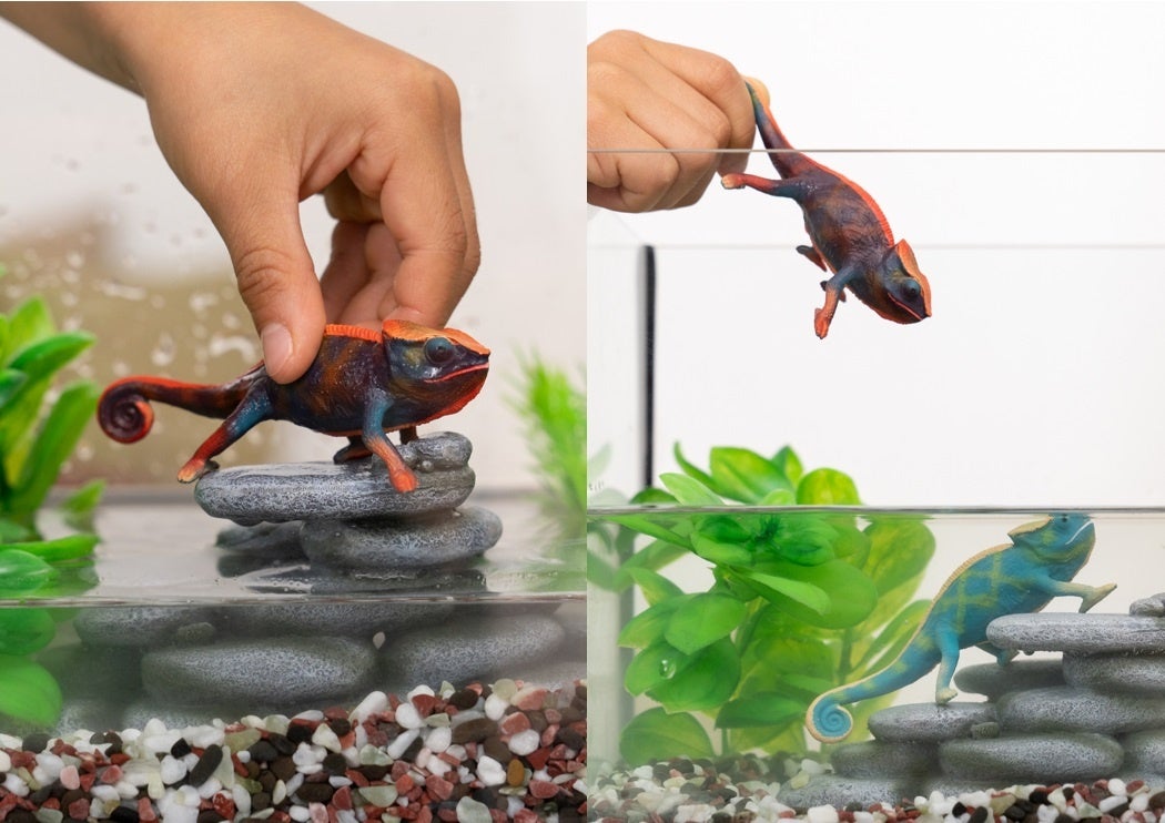 シュライヒ『カメレオン』温水に入れると色がブルーに変色する