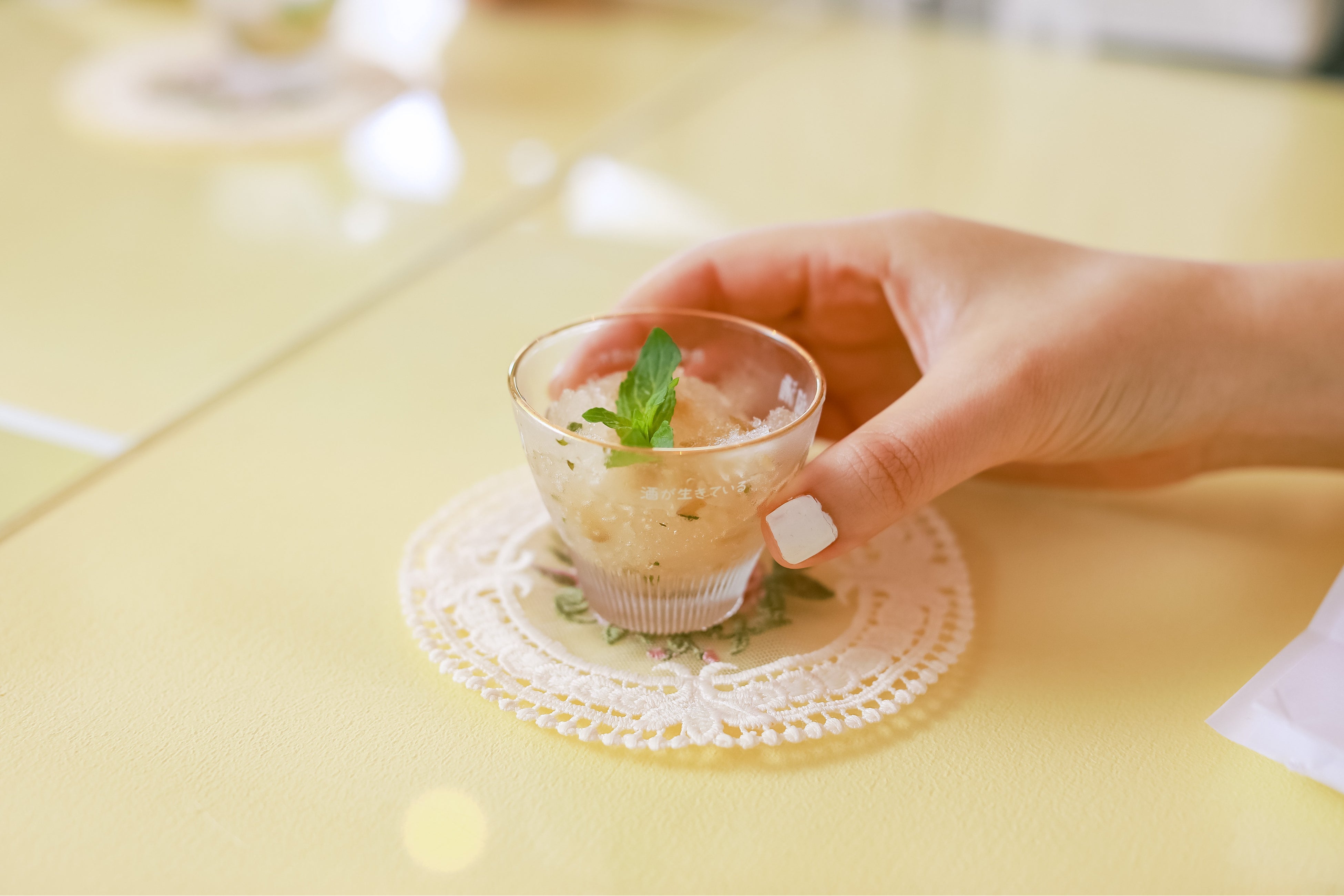 コナリ先生考案「梅酒ミントのシャリ酒」