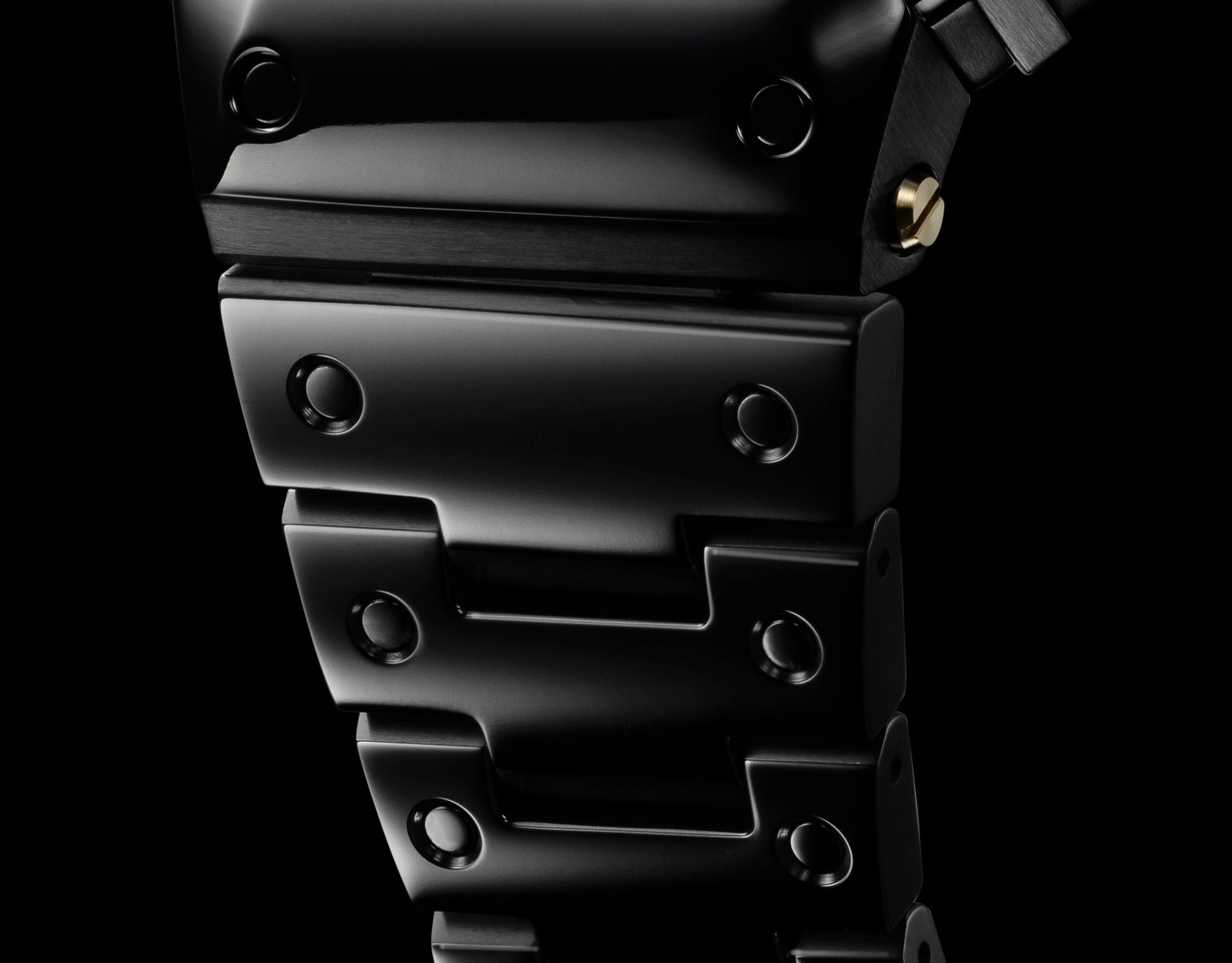 表面にあけた丸い穴に別体のピンを埋め込む構造