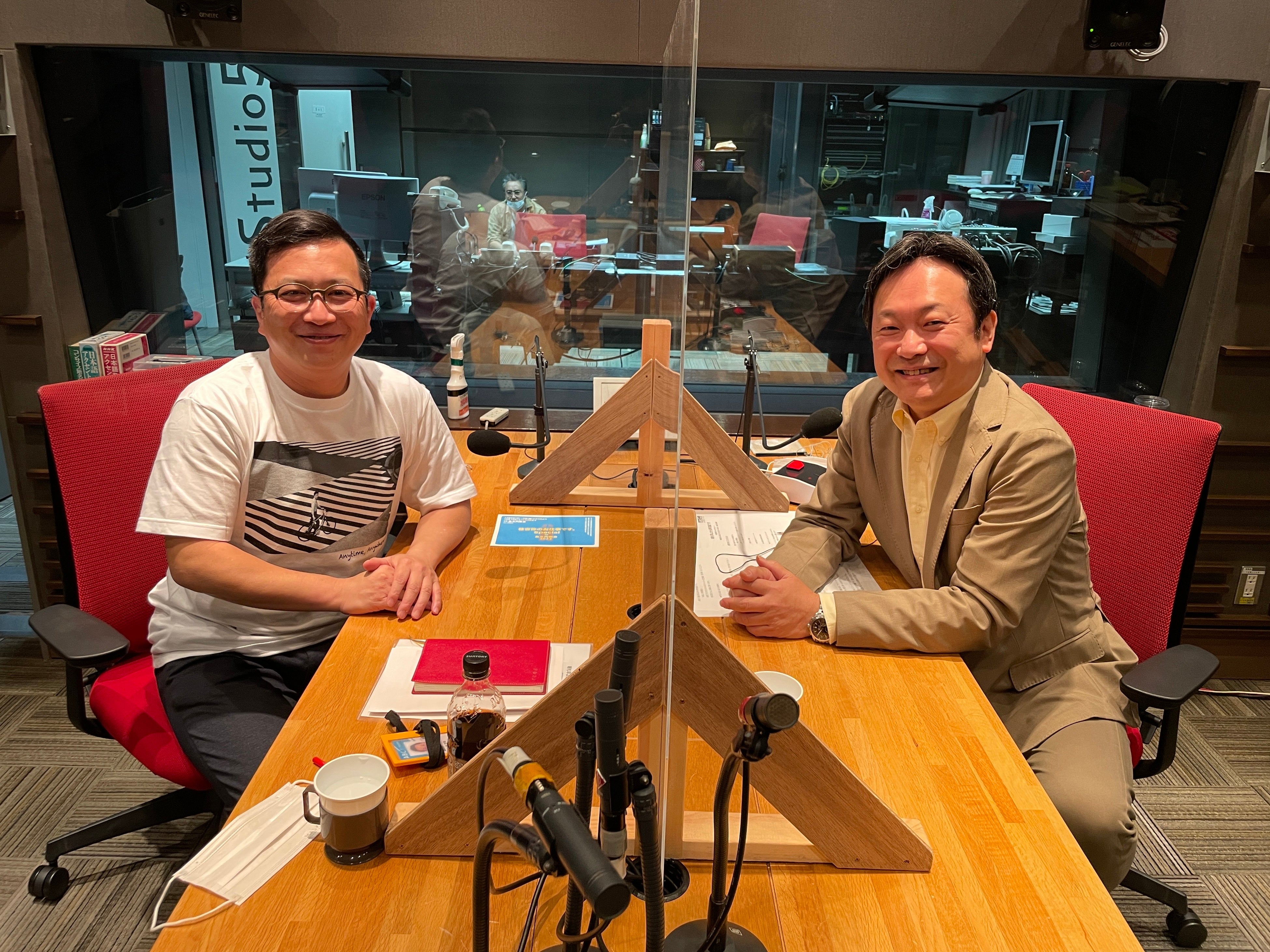 桂吉弥（左）と芦沢誠（右）