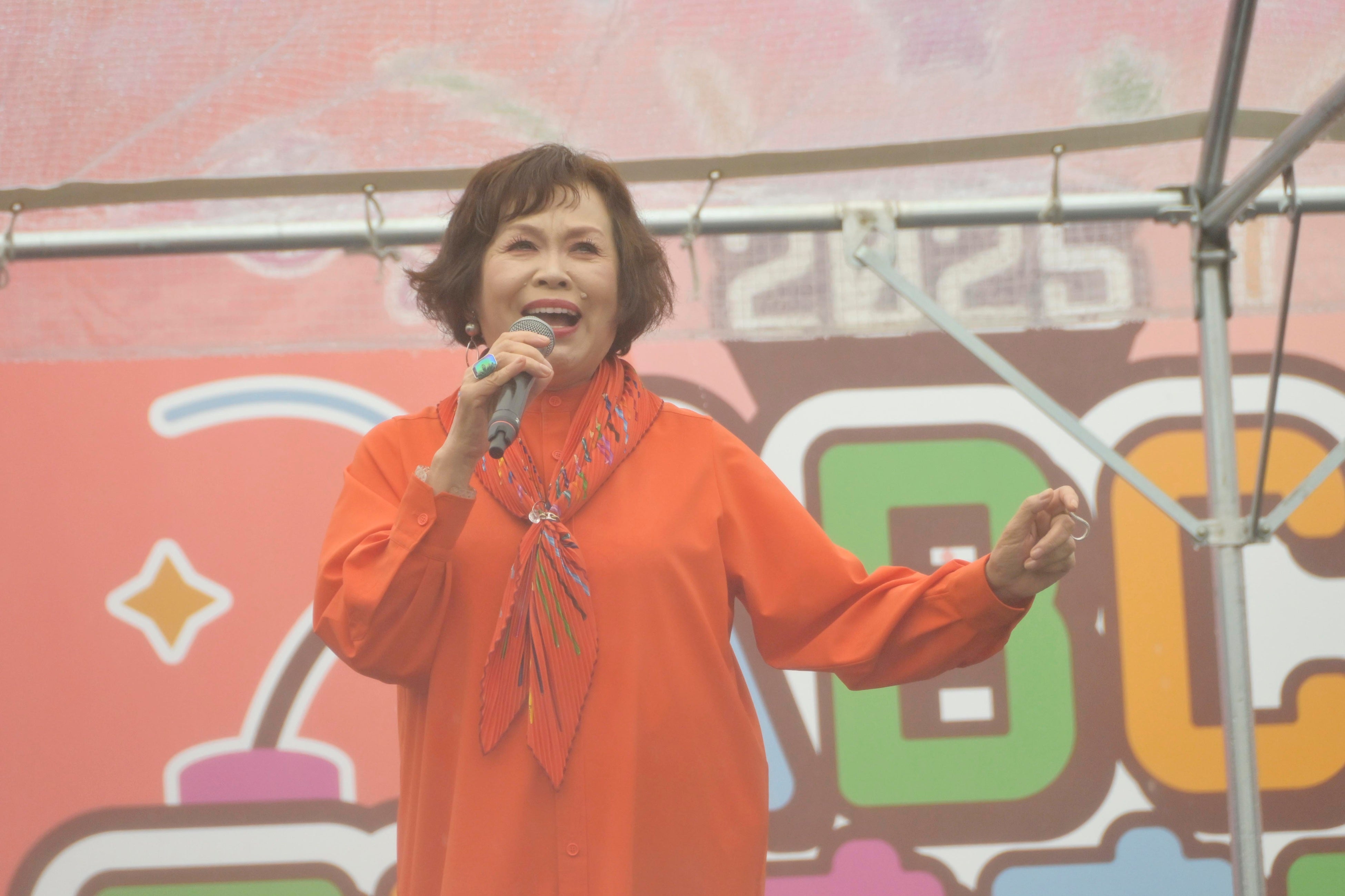 6年ぶりに上沼恵美子がABCラジオまつりに登場！雨の万博記念公園に