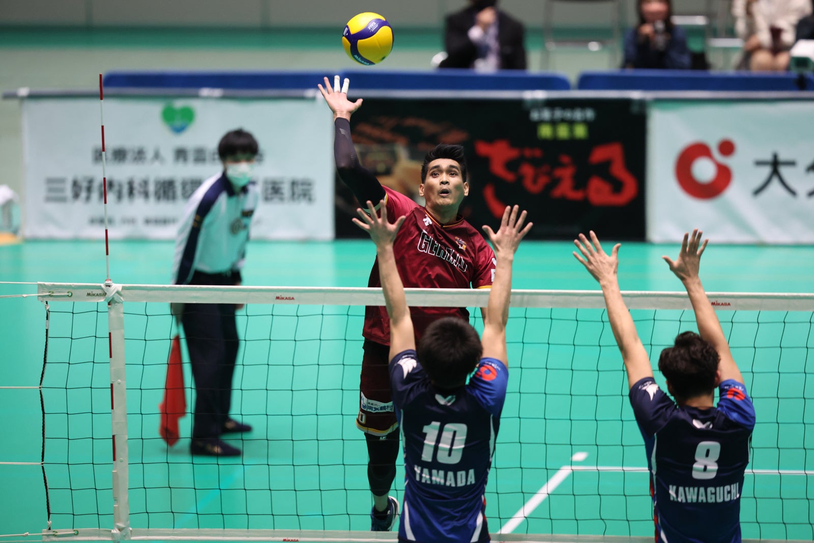 両チーム最多アタック打数63本でチームを牽引したVC長野・ヌルムルキ,リヴァン 1月8日 対大分三好戦 第１セット