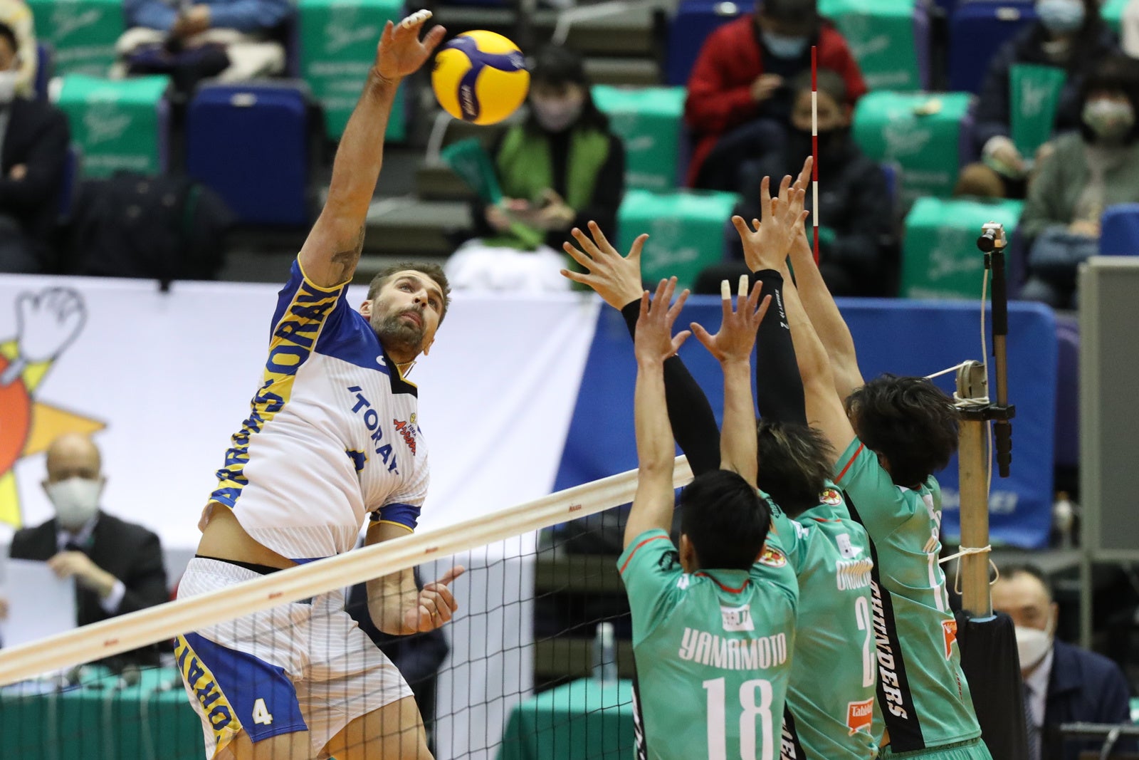 現在リーグ総得点で2位に付ける東レ・パダル,クリスティアンのアタック 対JT広島 1月9日 第1セット